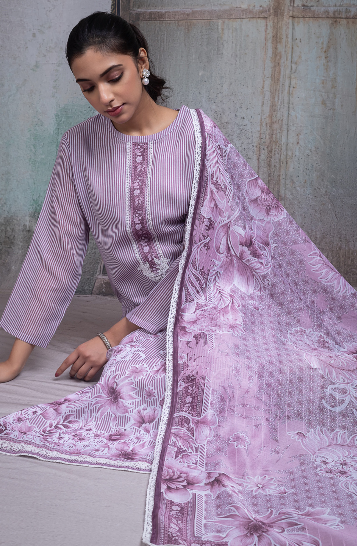 Mauve Linen Digital Printed Unstitched Suit Set with Dupatta - AMRNSP105C