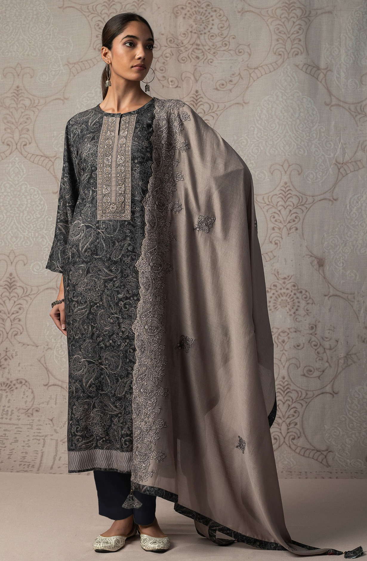 Black Pashmina Suit Set with Pashmina Dupatta - R157-SPR2482C