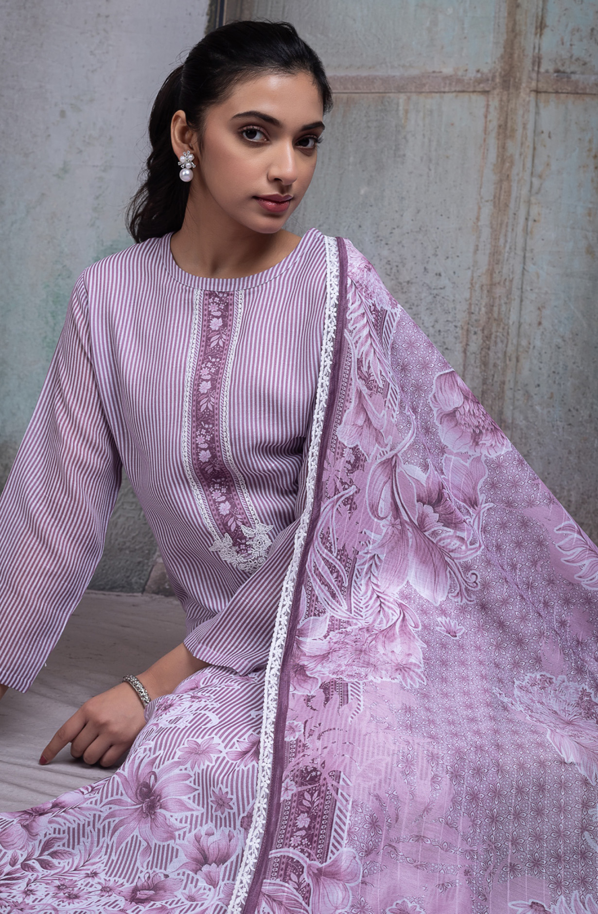 Mauve Linen Digital Printed Unstitched Suit Set with Dupatta - AMRNSP105C