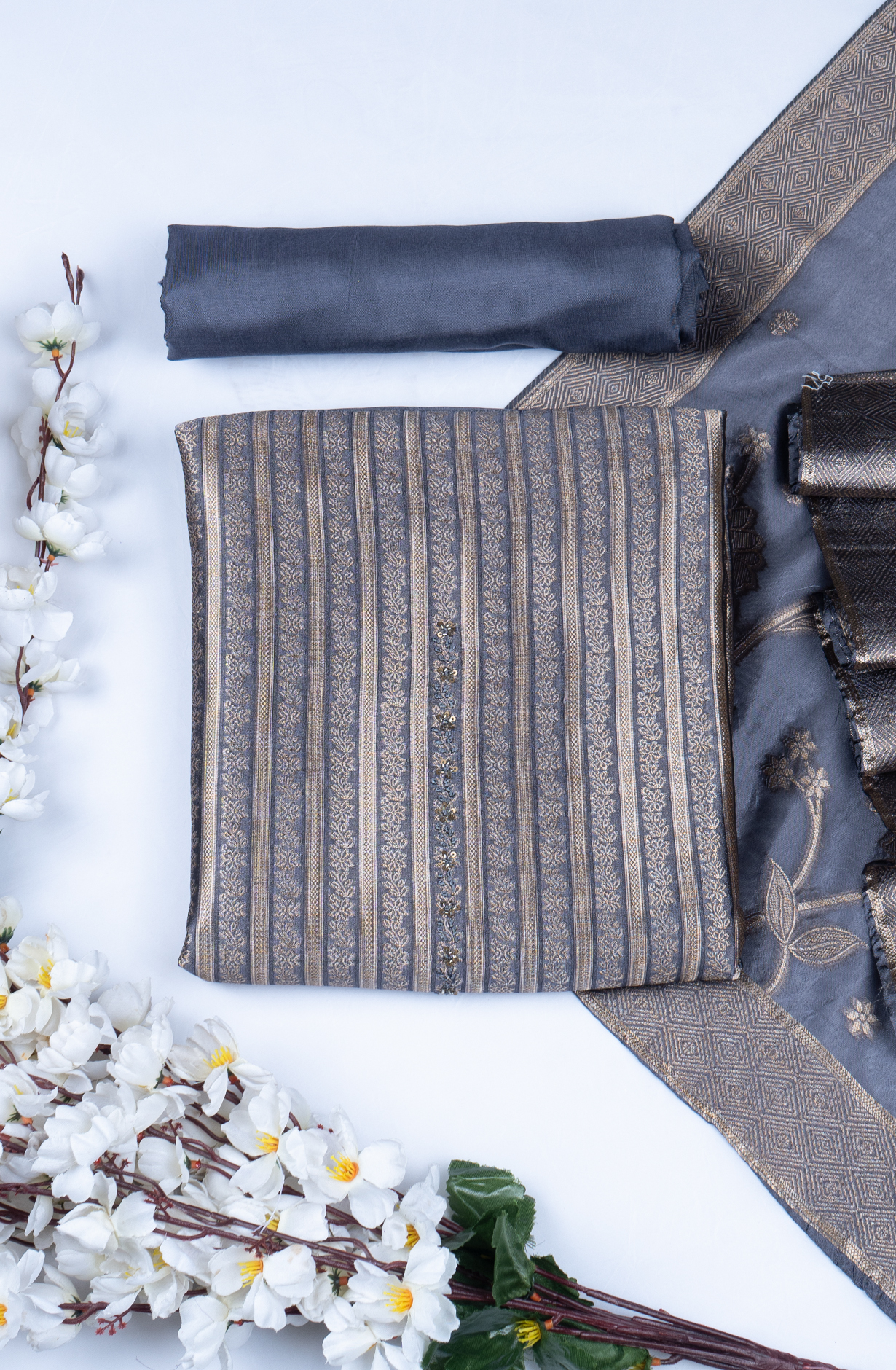 Grey Banarsi Beautiful Suit Set with Dupatta - 944-11091
