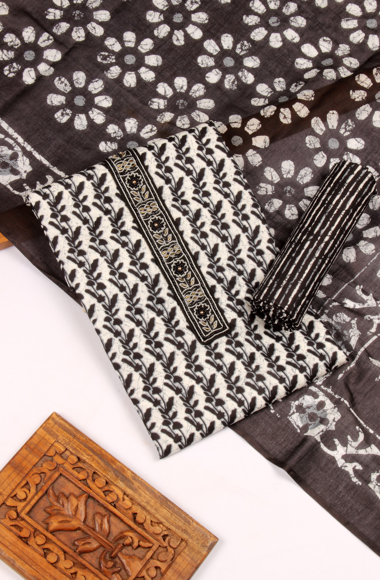 Black and White Cotton Printed Unstitched Salwar Kameez - 983-3491-1B