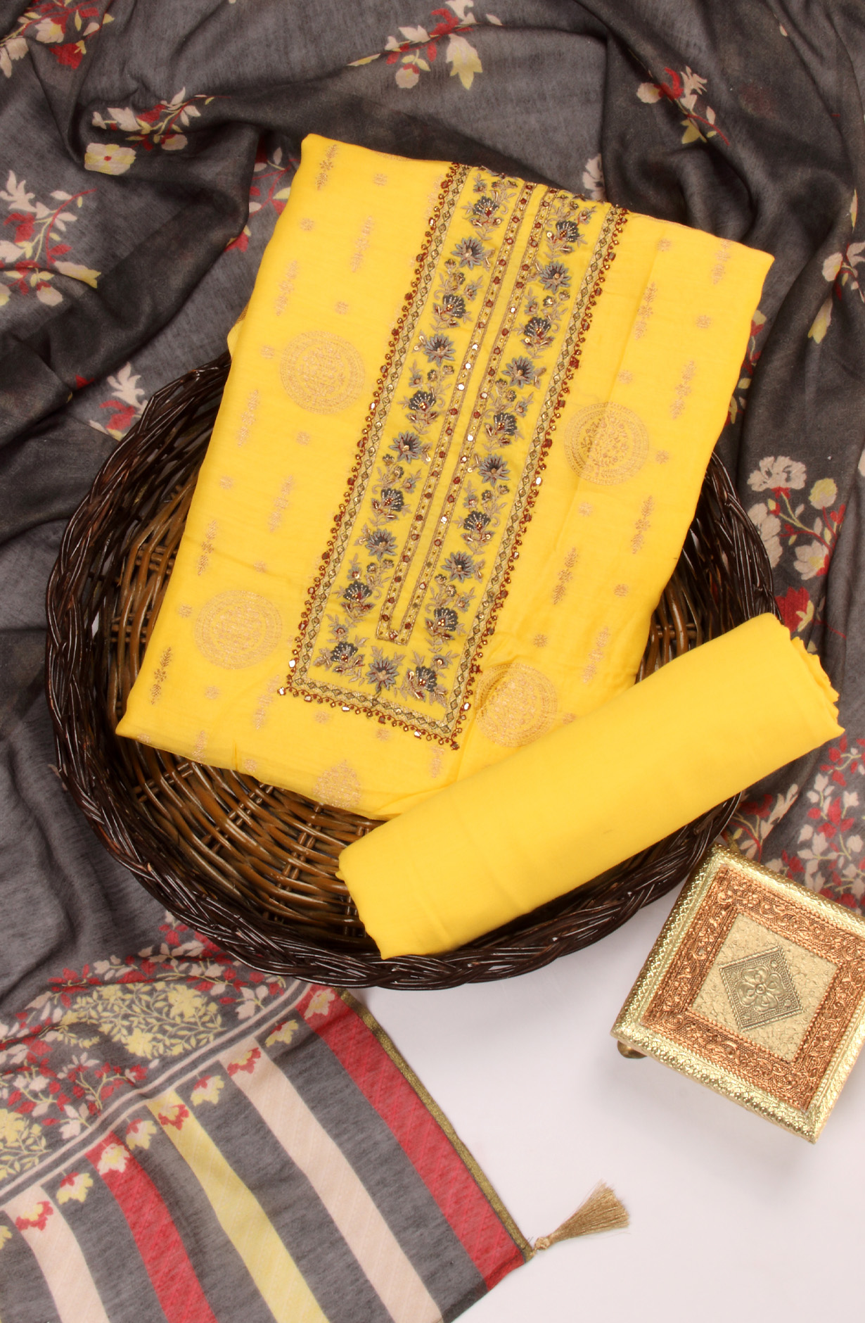 Yellow Chanderi Silk Banarasi Zari Weaving Salwar Kameez - AAY9180