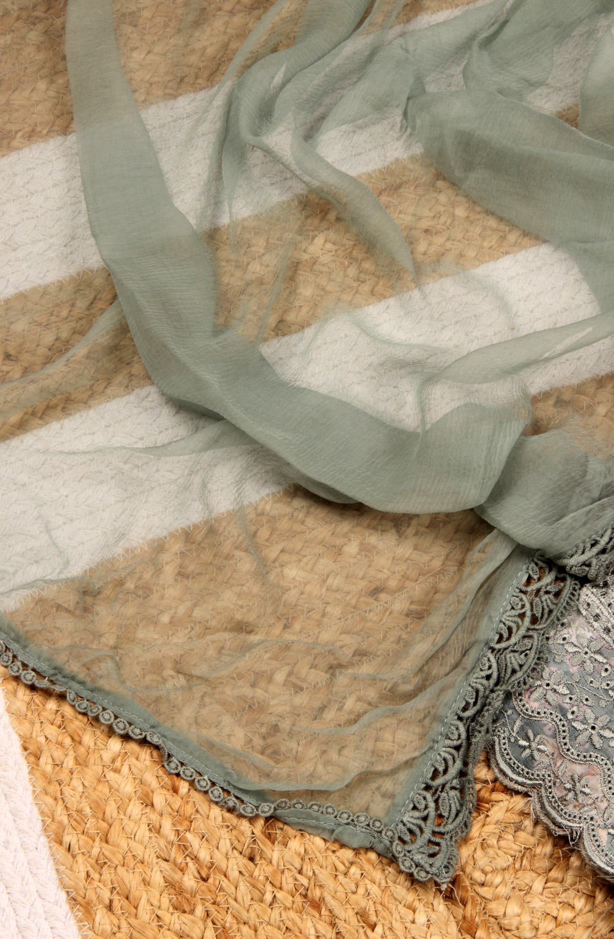 Pastel Green Exclusive Cotton Suit-sets with Chiffon Dupatta - AIS1401A