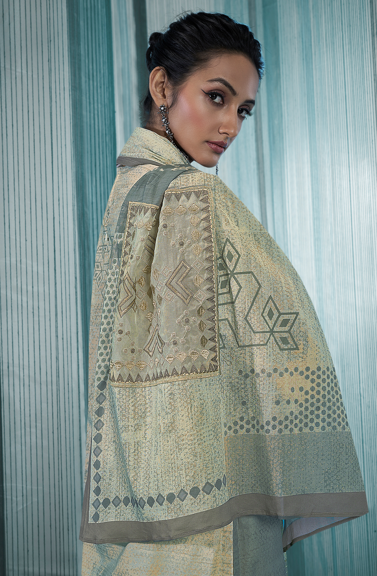 Off-white Grey Pure Cotton Digital Printed Unstitched Lace Work Suit with Trendy Dupatta - ANO485