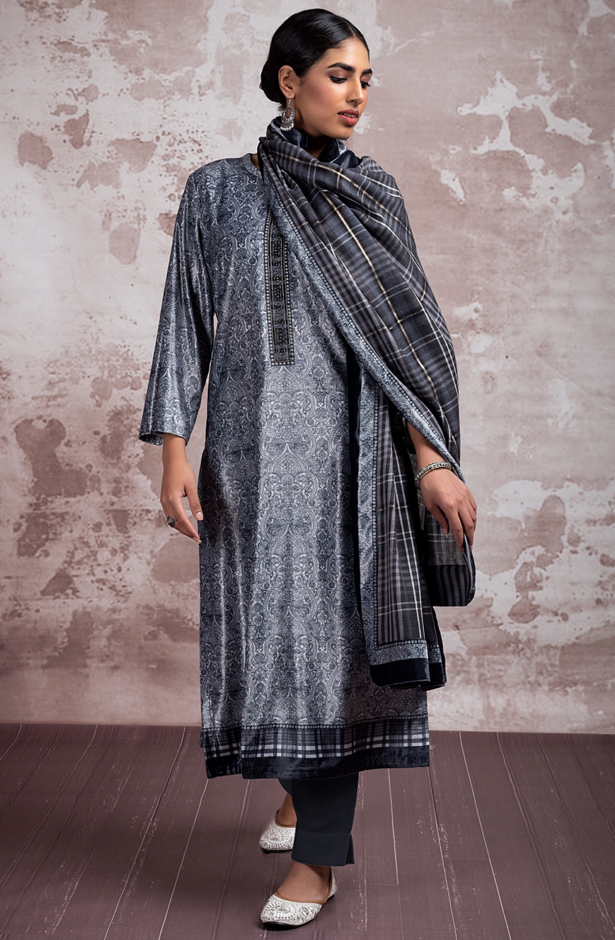 Grey Velvet Digital Printed and Handwork Suit-Set with Pure Pashmina Jacquard Dupatta - ANS2305A