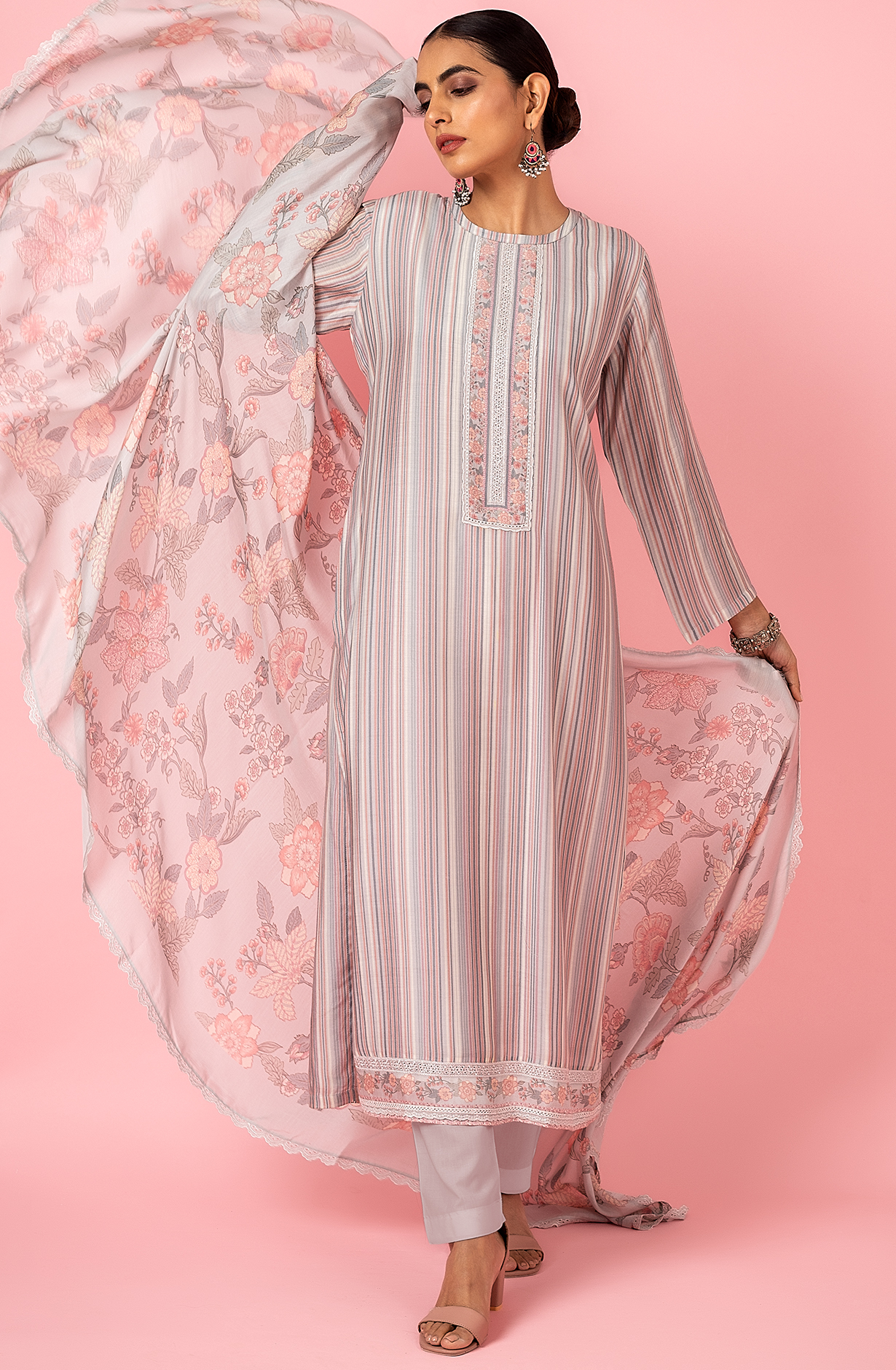 Grey and Multi Beautiful Muslin Digital Printed Salwar Kameez - ARB2181A