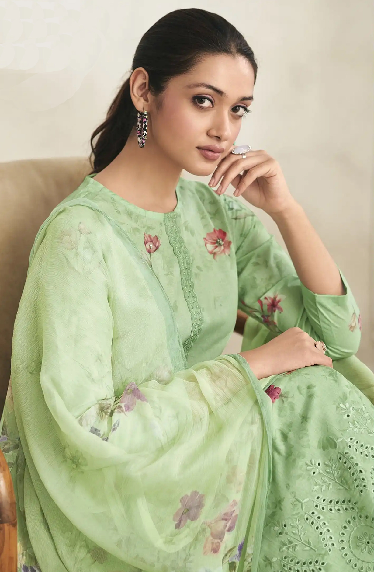 Green Cotton Lawn Beautiful Suit Set - AVI1165