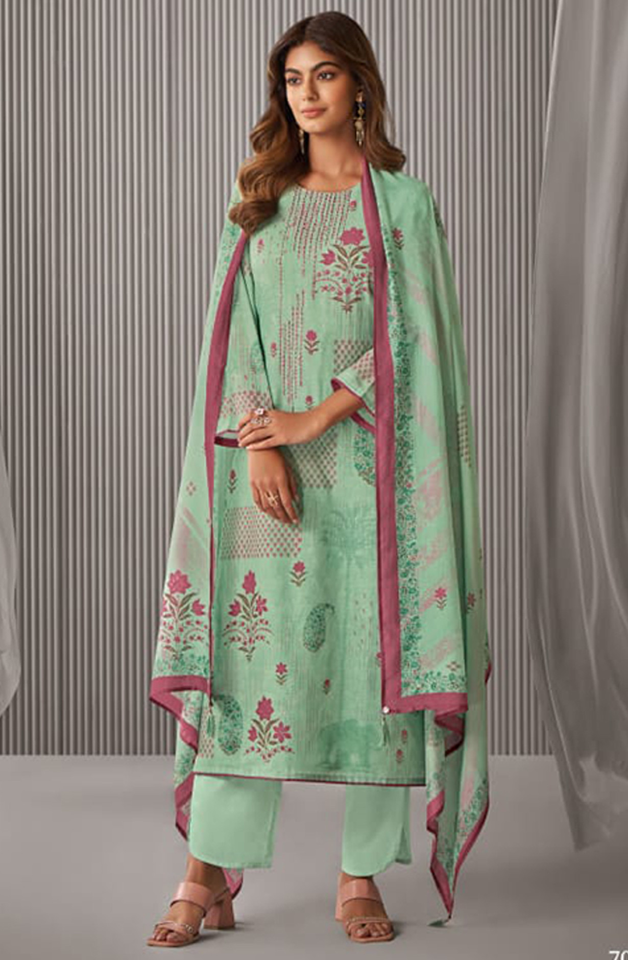 Green Printed Linen Suit set with Muslin Dupatta - DAK7081D