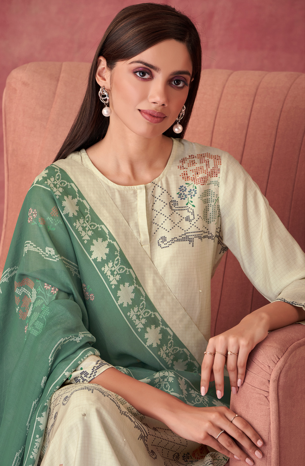 Cream Muslin Silk Digital Printed Suit with Organza Dupatta - CRO735