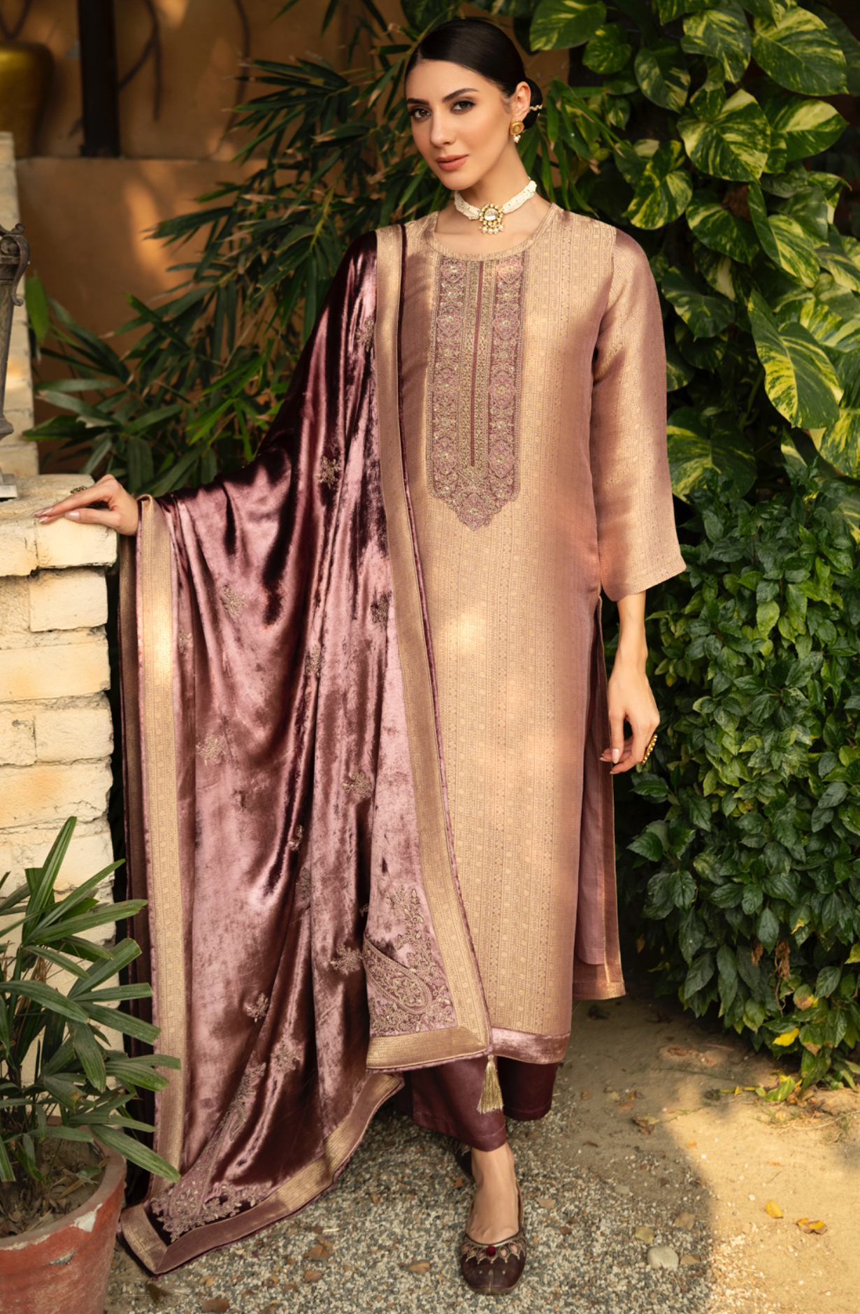 Mauve Pure Silk Suit-Set with Beautiful Velvet Dupatta - ZAH2282B