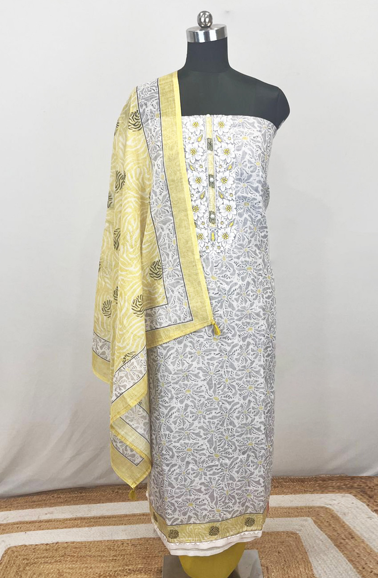 Grey Linen Unstitched Beautiful Suit Set with Dupatta - 131-EE5535A-2A