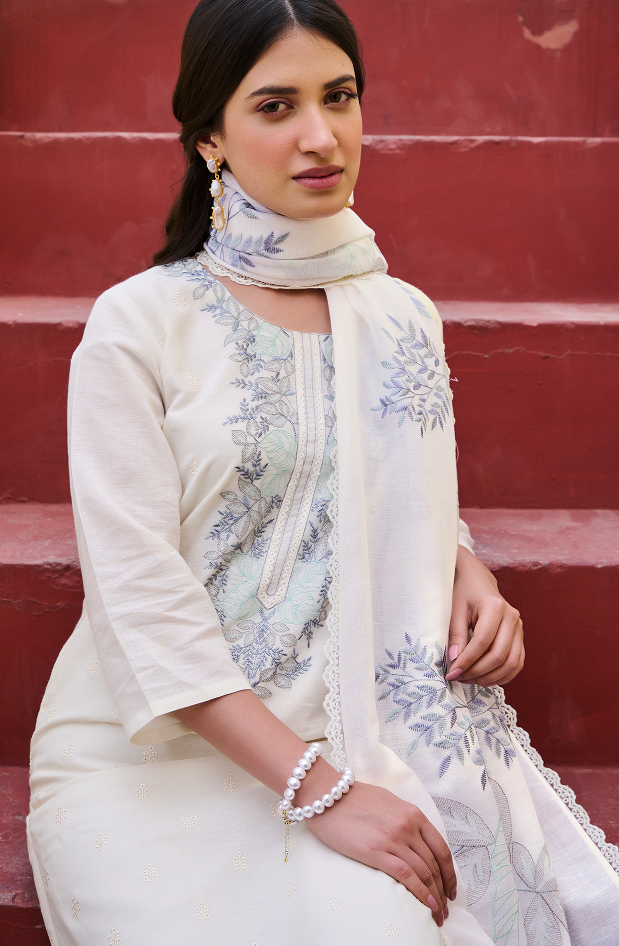 Off-white Luxury Linen Embroidered Salwar Kameez with Trendy Dupatta - FUS2216B