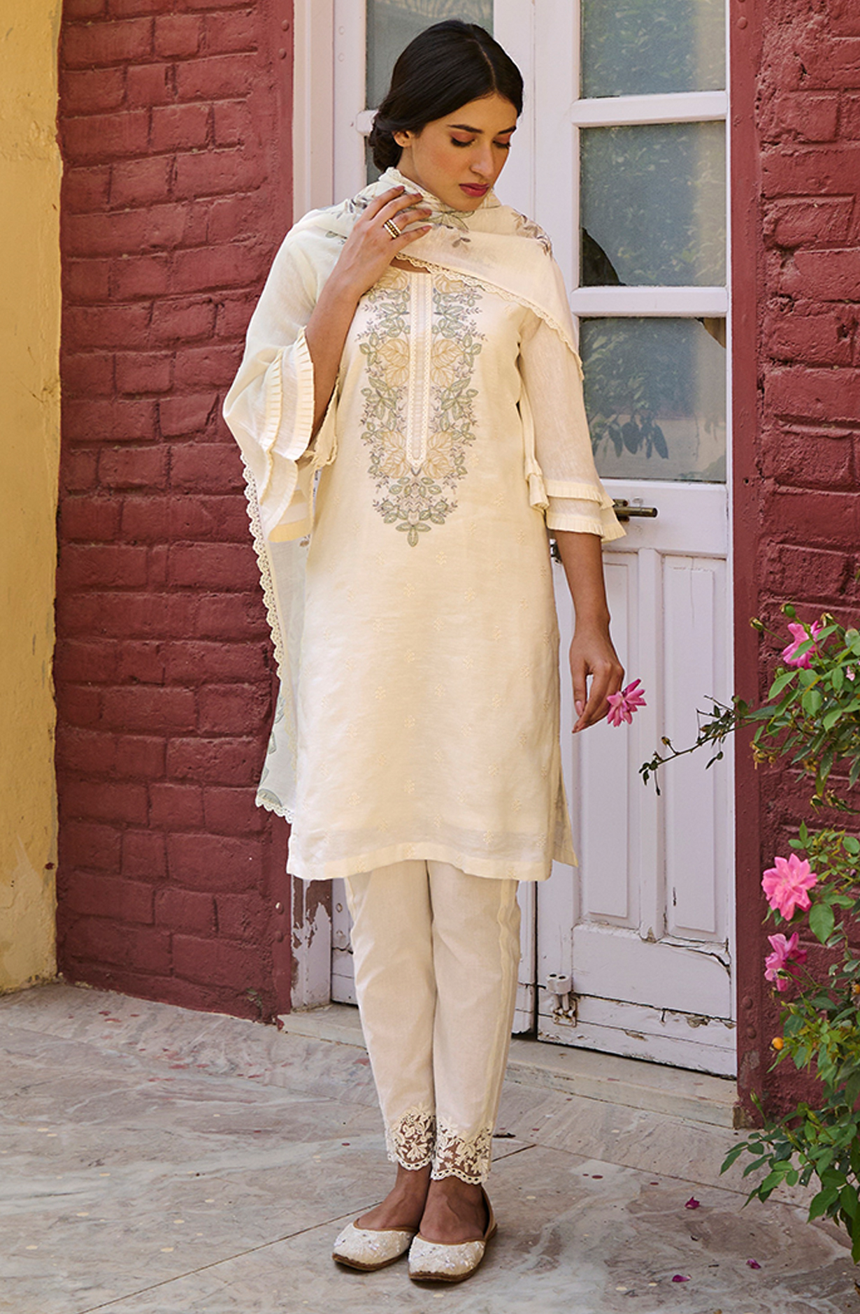 Off-white Luxury Linen Embroidered Salwar Kameez with Trendy Dupatta - FUS2216C