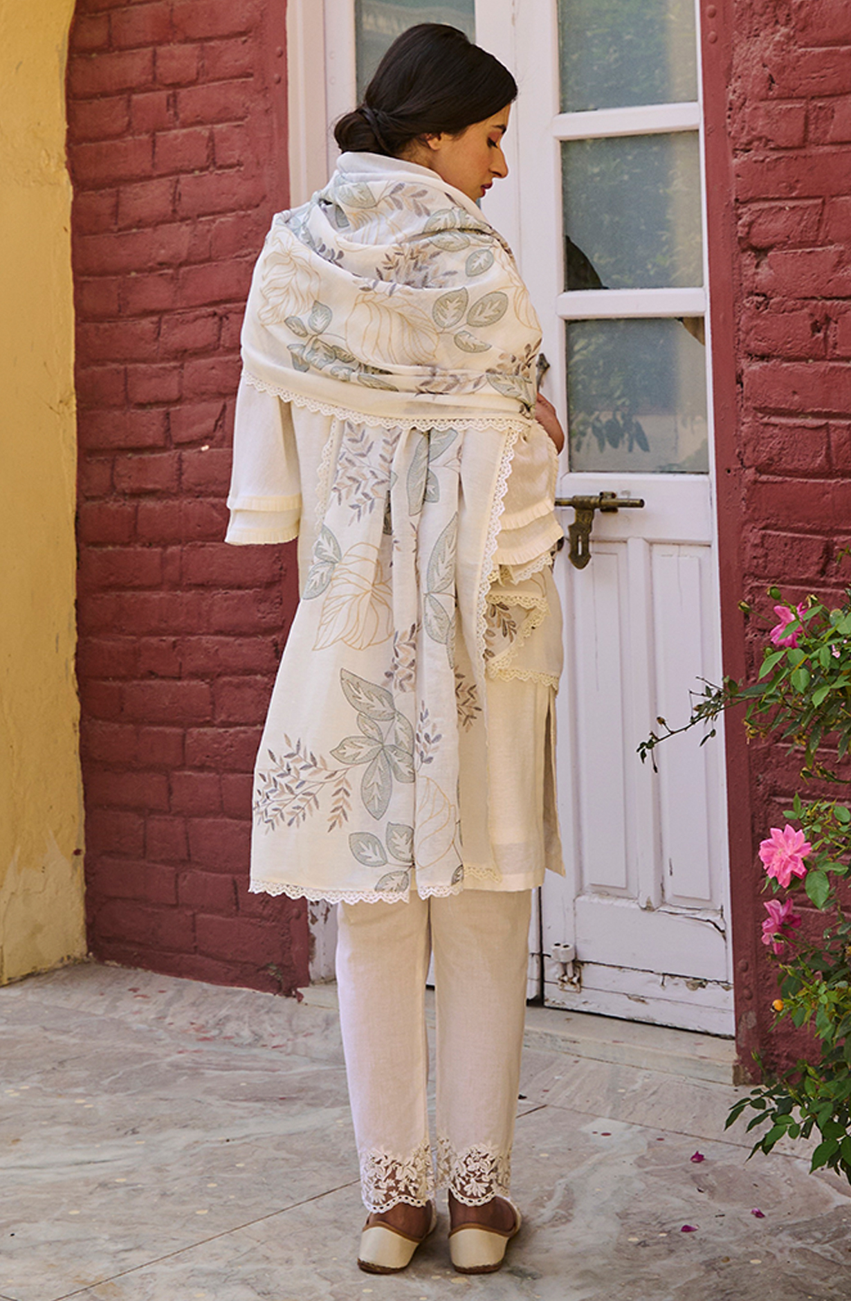 Off-white Luxury Linen Embroidered Salwar Kameez with Trendy Dupatta - FUS2216C