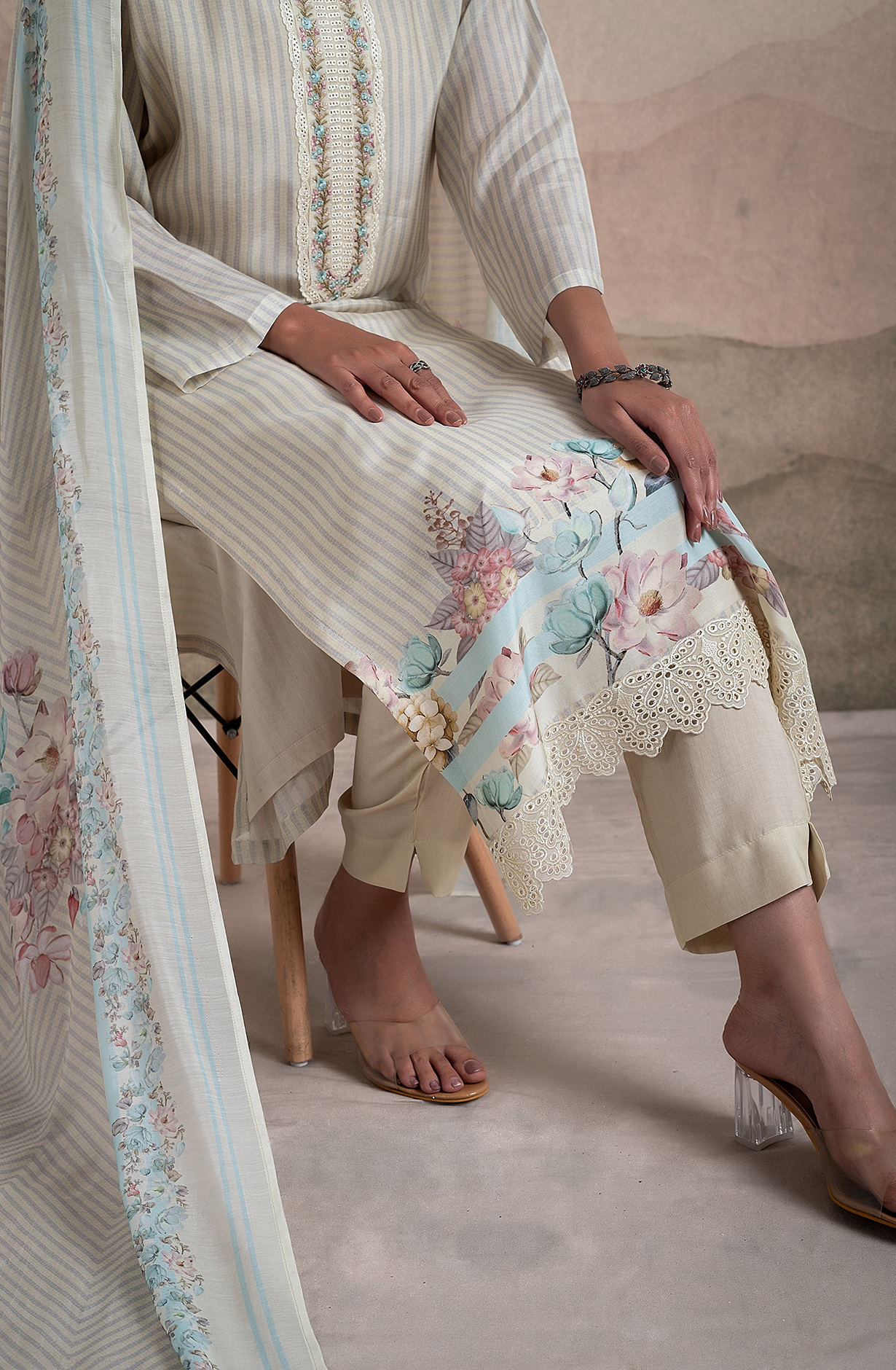 Yellow Exclusive Beautiful Pure Muslin Unstitched Salwar Suit Dupatta - ITH2257C