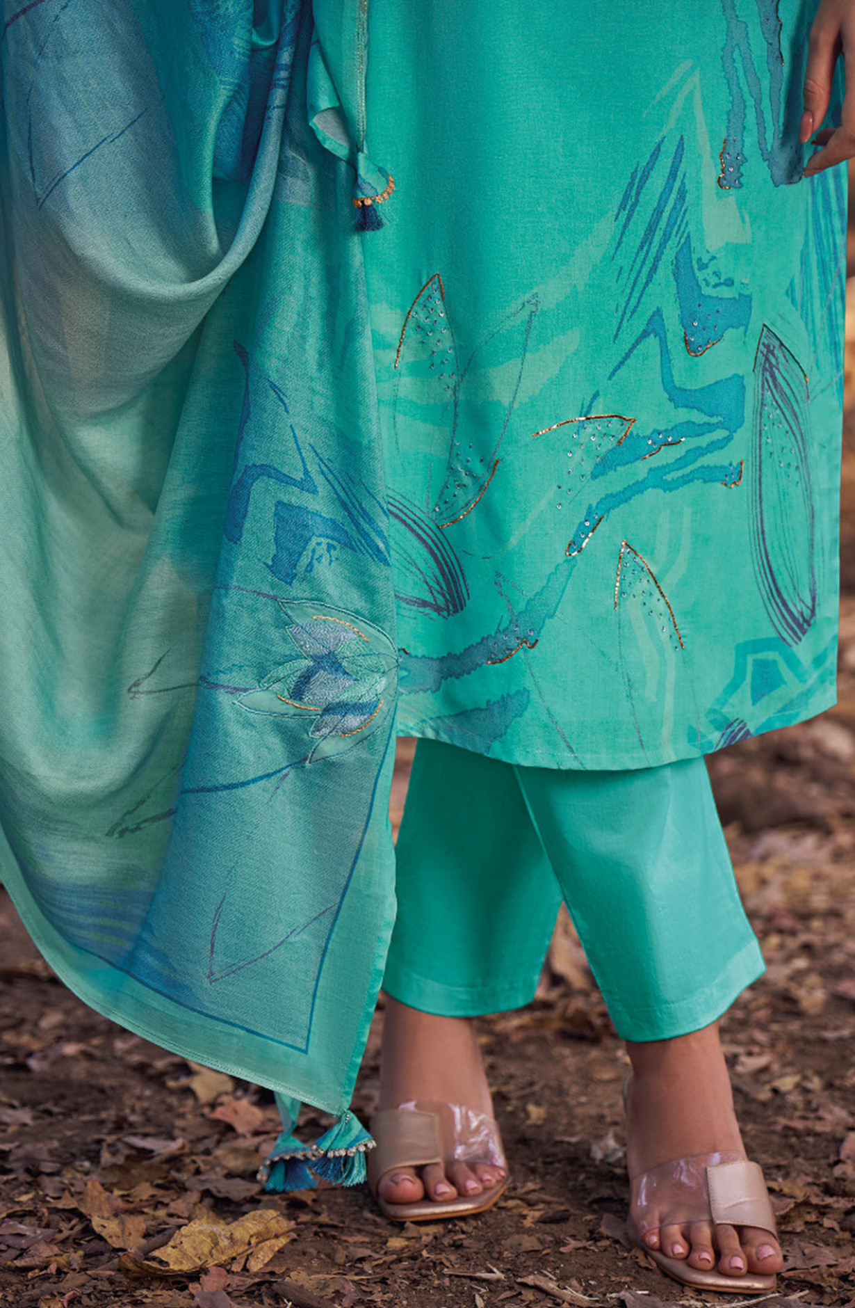 Firozee Lawn Cotton Suit Set with Muslin Dupatta - LUM4051C