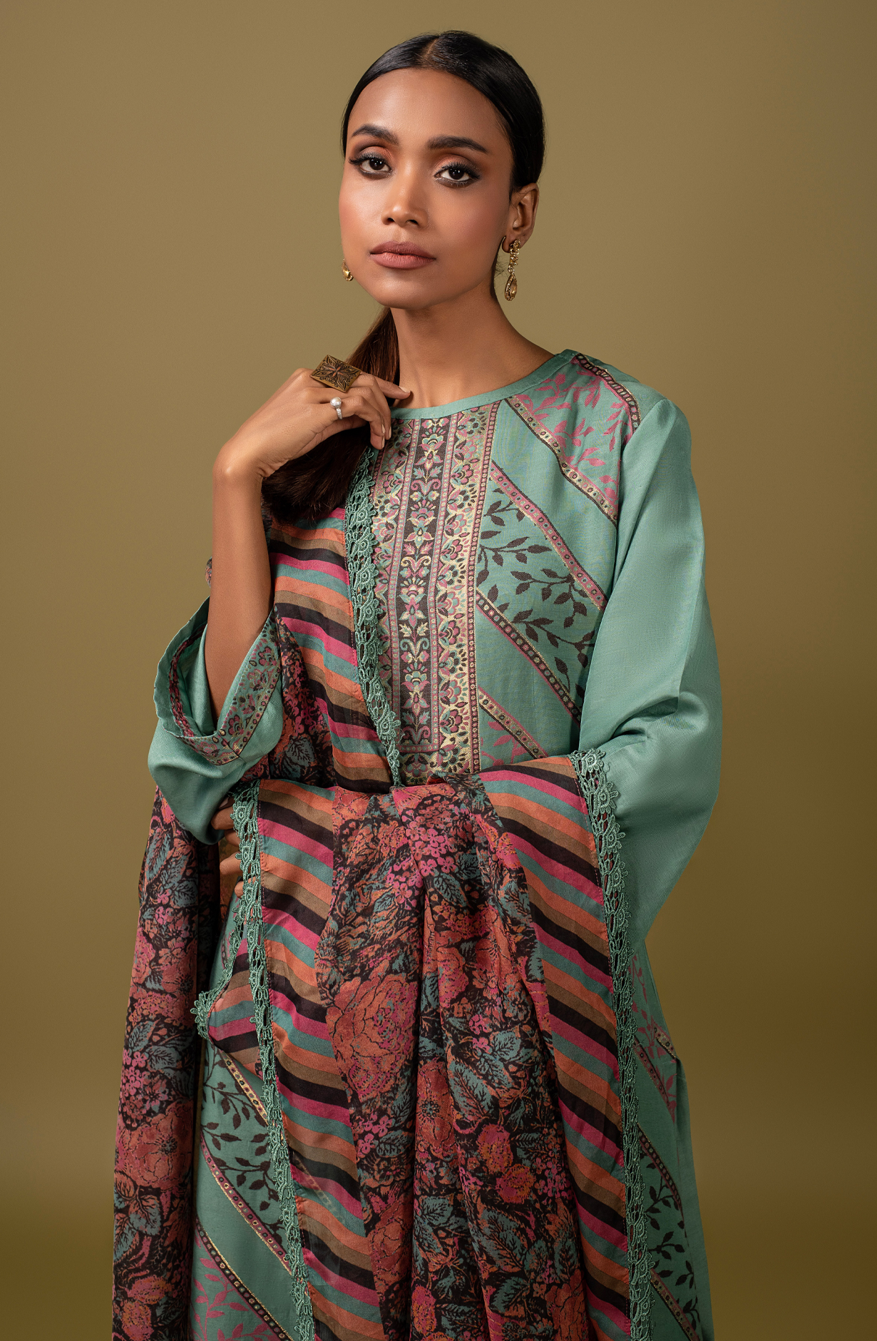 Green Linen Silk Exclusive Salwar Kameez with Organza Dupatta - MED1635B