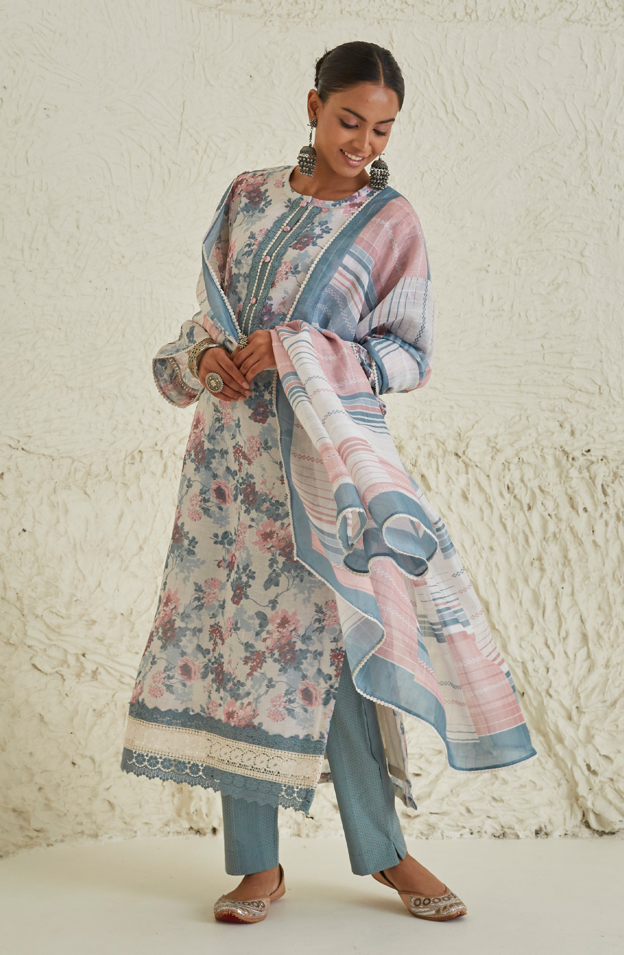 Off-white and Grey Linen Exclusive Lacework Salwar Kameez Dupatta - MOZ1903A