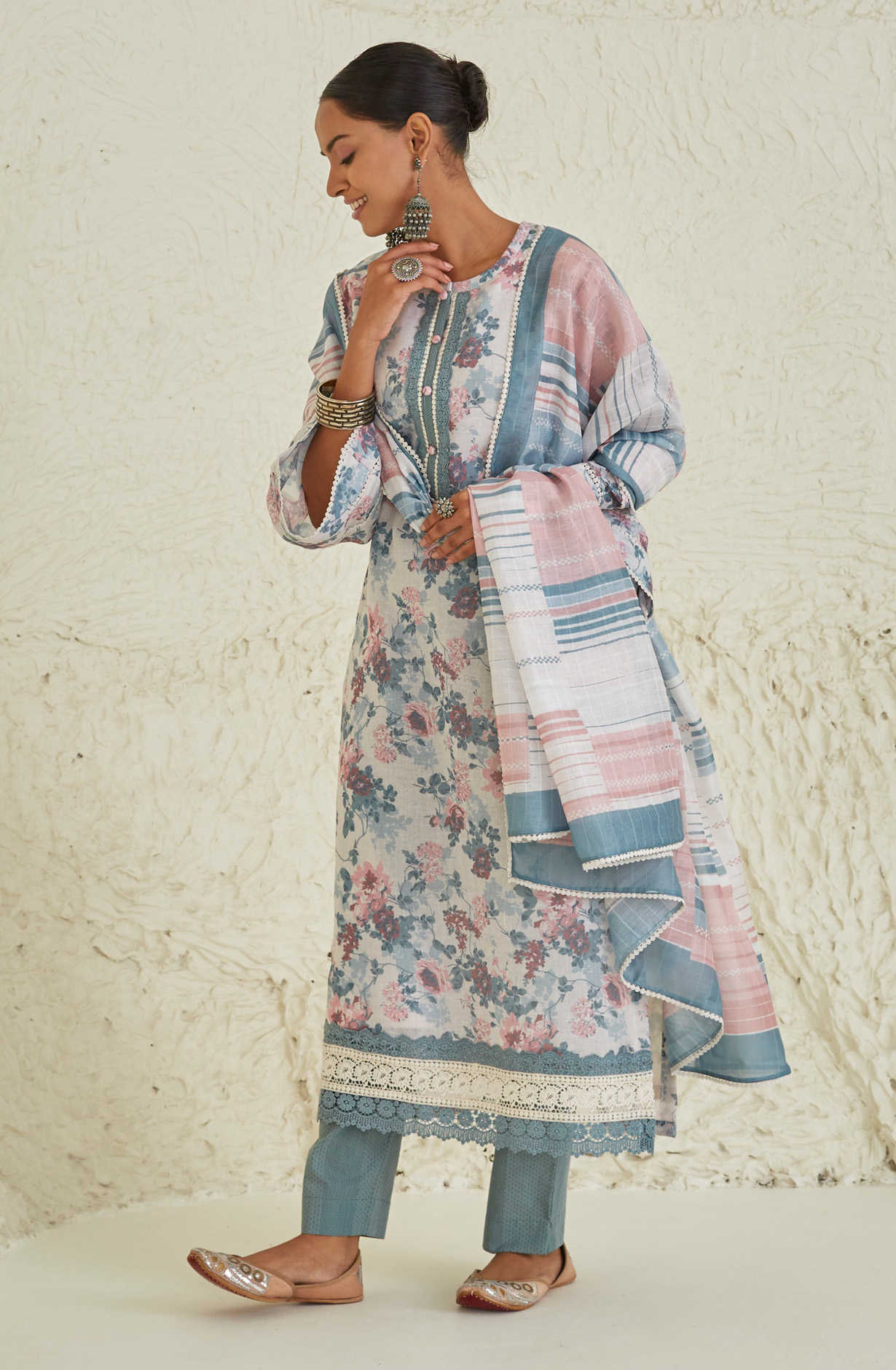 Off-white and Grey Linen Exclusive Lacework Salwar Kameez Dupatta - MOZ1903A