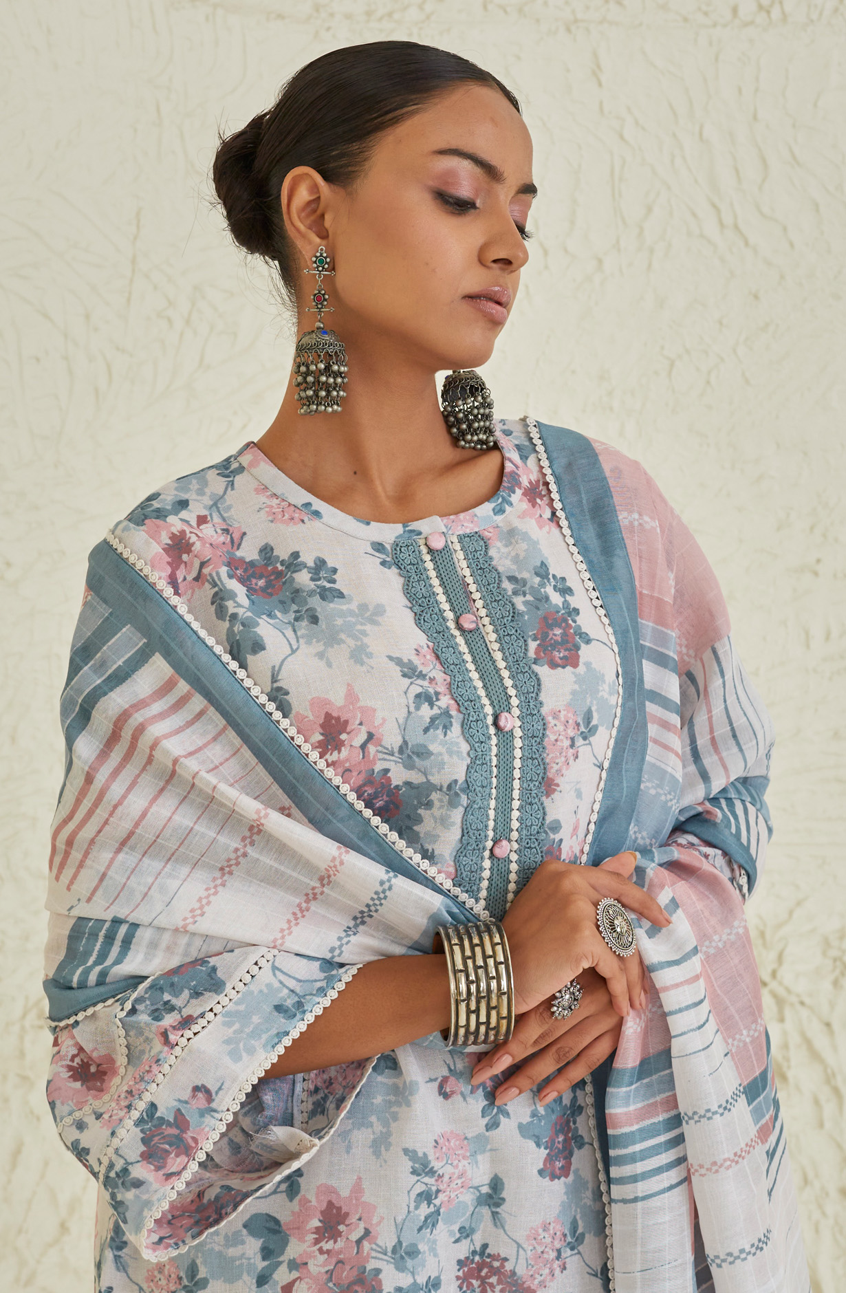 Off-white and Grey Linen Exclusive Lacework Salwar Kameez Dupatta - MOZ1903A