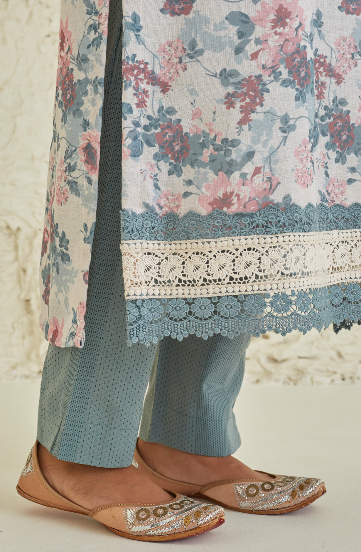 Off-white and Grey Linen Exclusive Lacework Salwar Kameez Dupatta - MOZ1903A