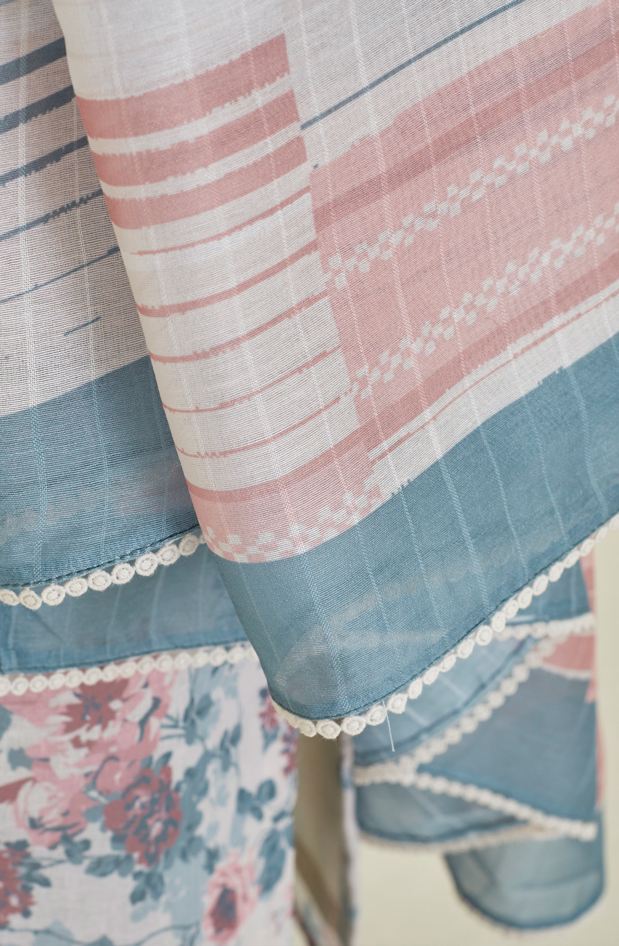 Off-white and Grey Linen Exclusive Lacework Salwar Kameez Dupatta - MOZ1903A