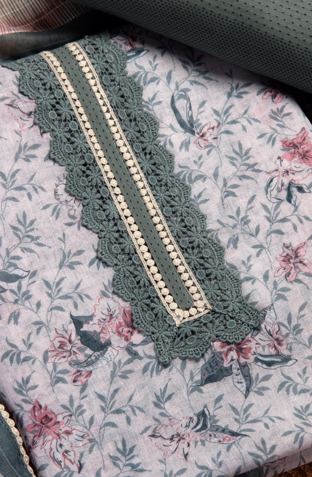 Off-white and Grey Linen Exclusive Lacework Salwar Kameez Dupatta - MOZ1903B