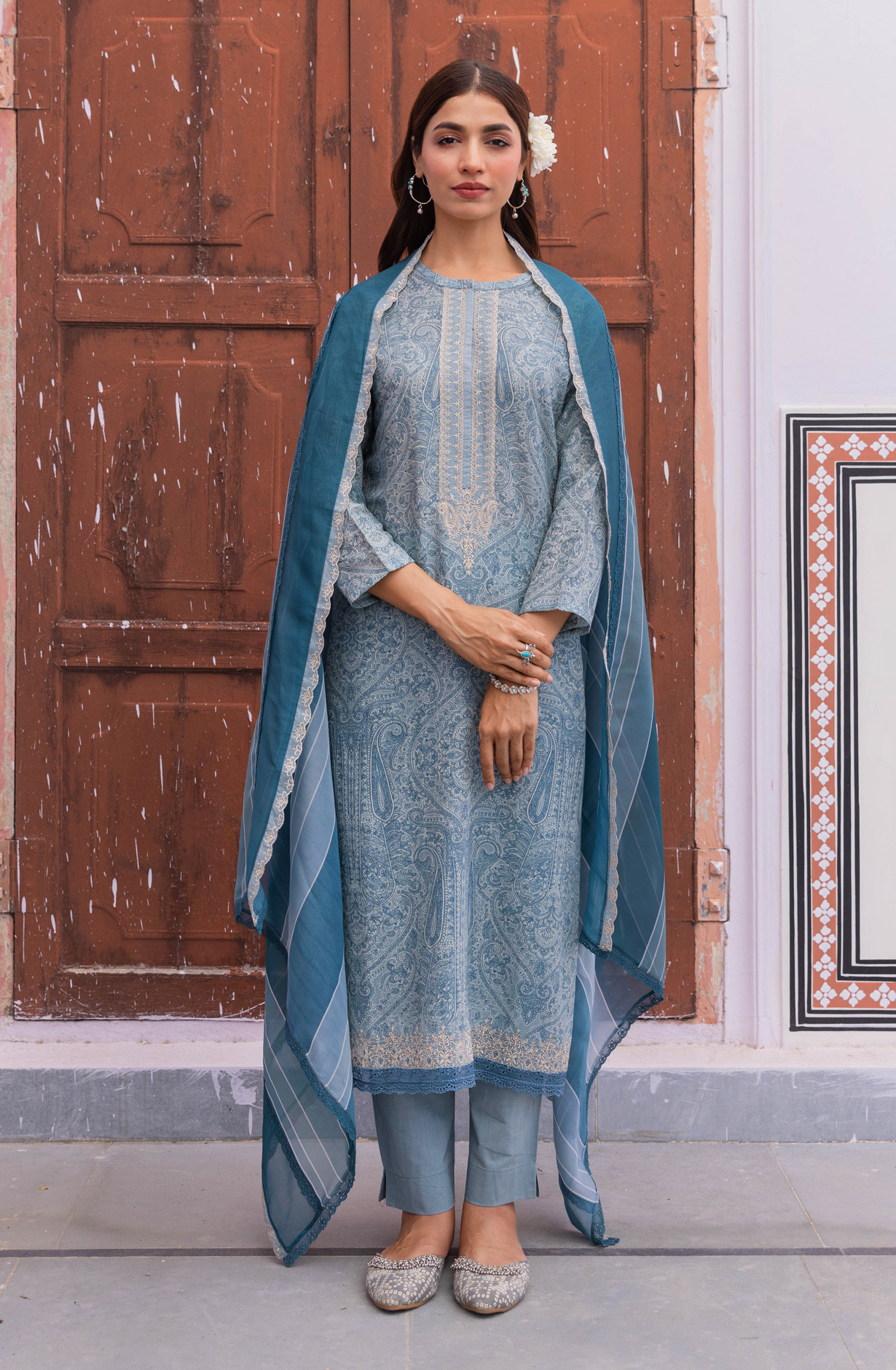 Multi-coloured Linen Exclusive Salwar Kameez with Organza Dupatta - MUK1938