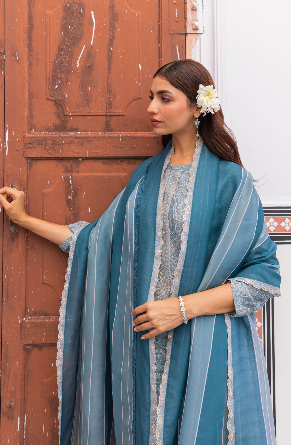 Multi-coloured Linen Exclusive Salwar Kameez with Organza Dupatta - MUK1938