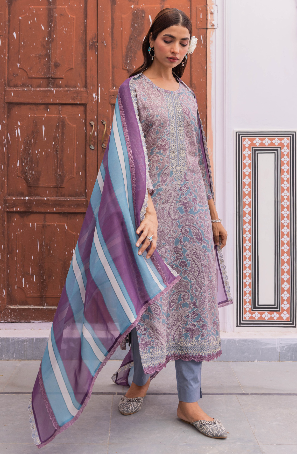 Multi-coloured Linen Exclusive Salwar Kameez with Organza Dupatta - MUK1939