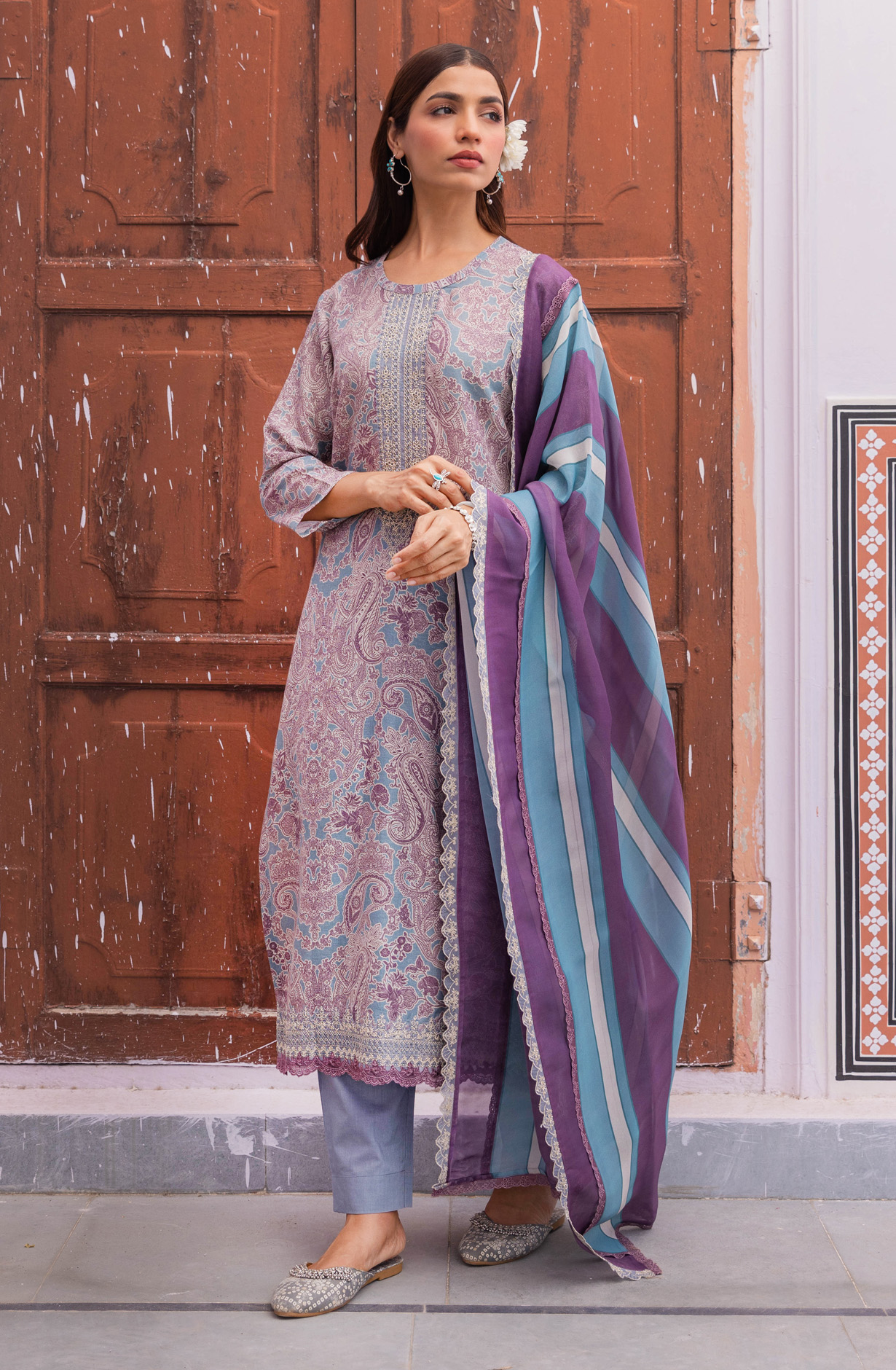 Multi-coloured Linen Exclusive Salwar Kameez with Organza Dupatta - MUK1939