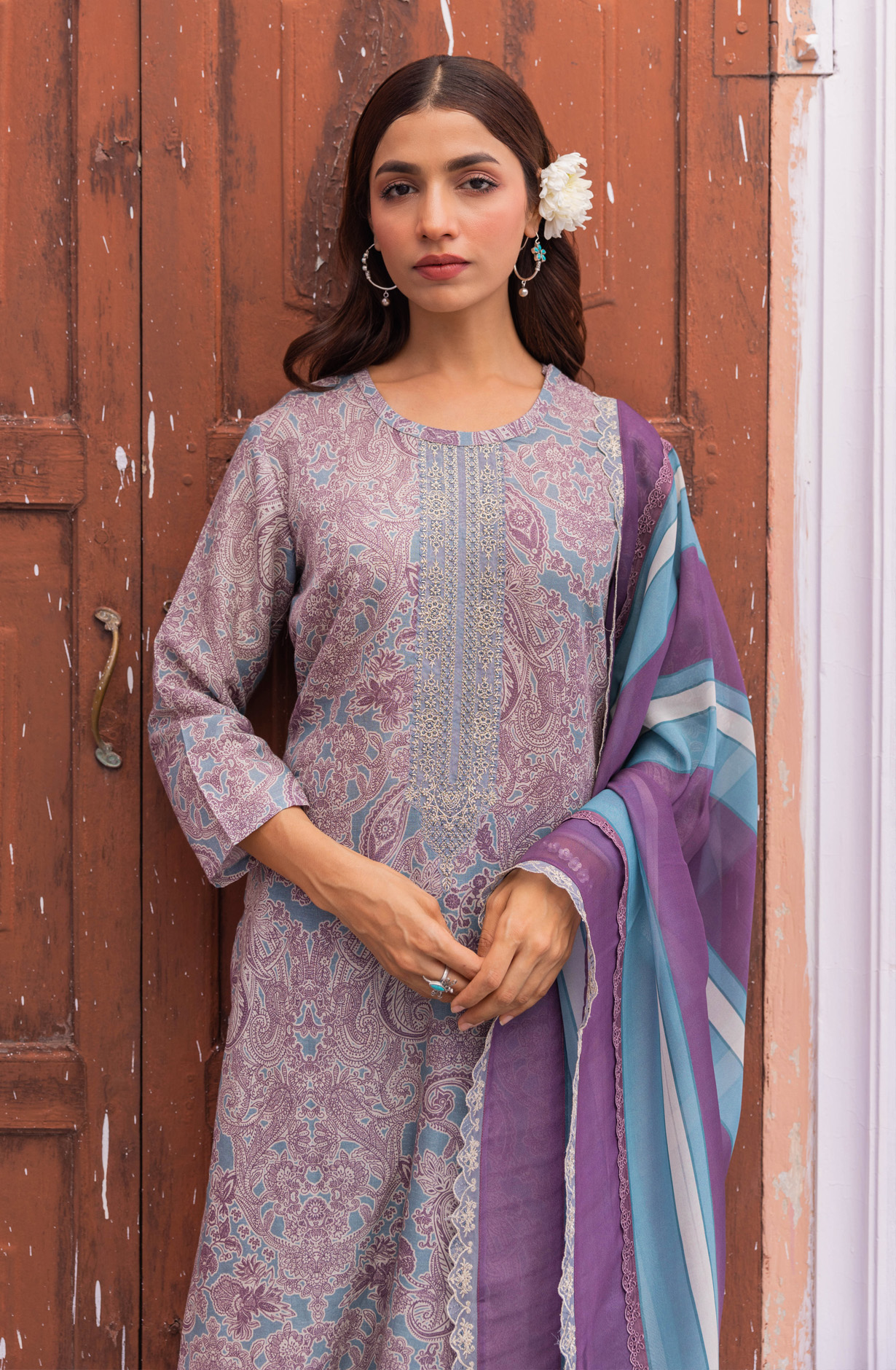 Multi-coloured Linen Exclusive Salwar Kameez with Organza Dupatta - MUK1939