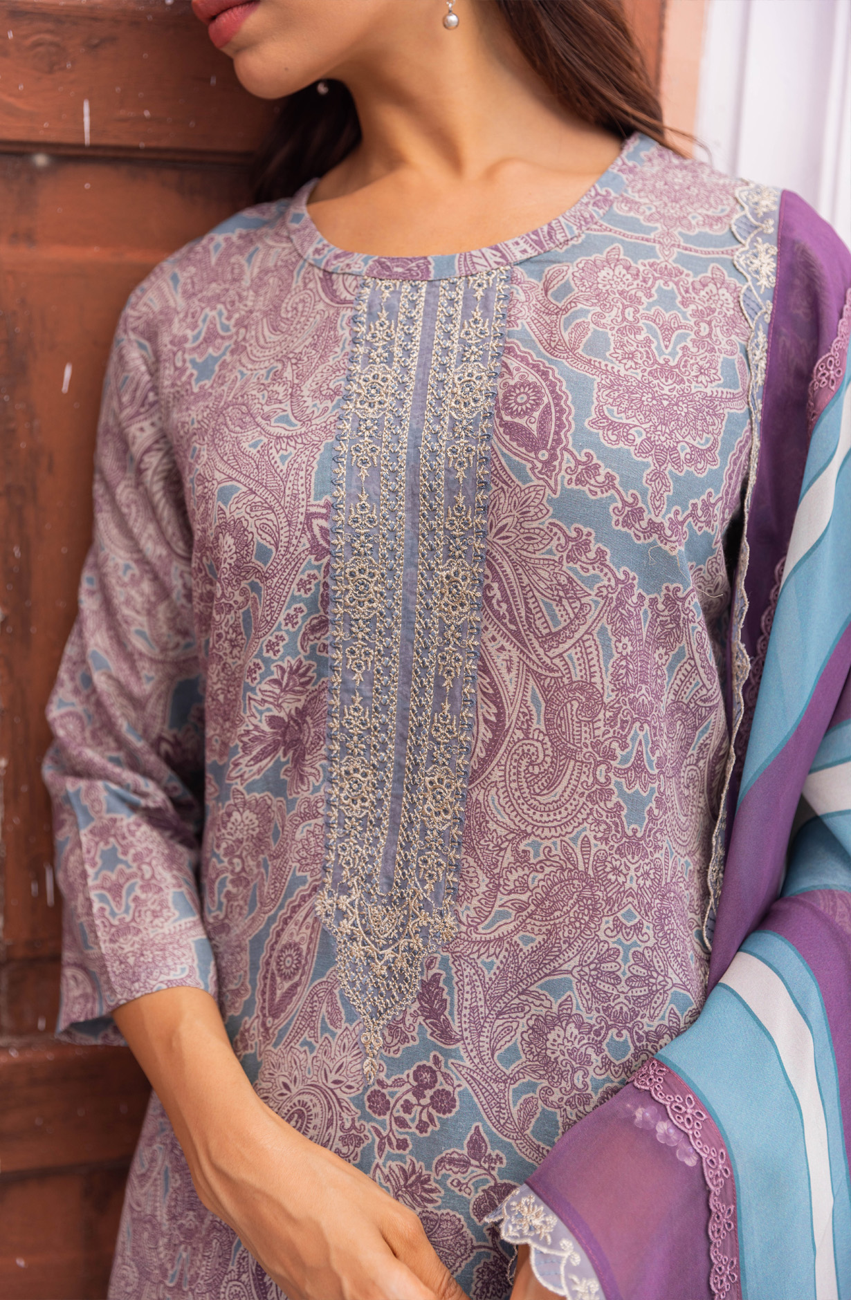 Multi-coloured Linen Exclusive Salwar Kameez with Organza Dupatta - MUK1939