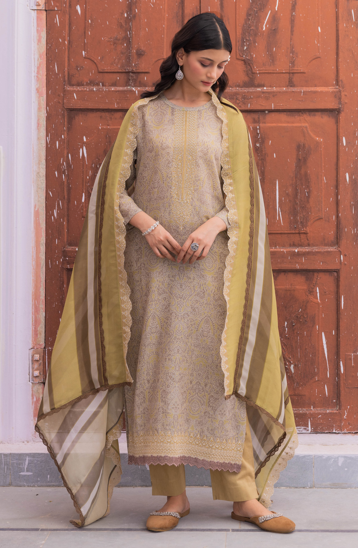 Multi-coloured Linen Exclusive Salwar Kameez with Organza Dupatta - MUK1940