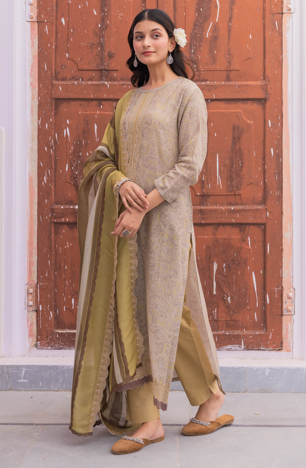Multi-coloured Linen Exclusive Salwar Kameez with Organza Dupatta - MUK1940