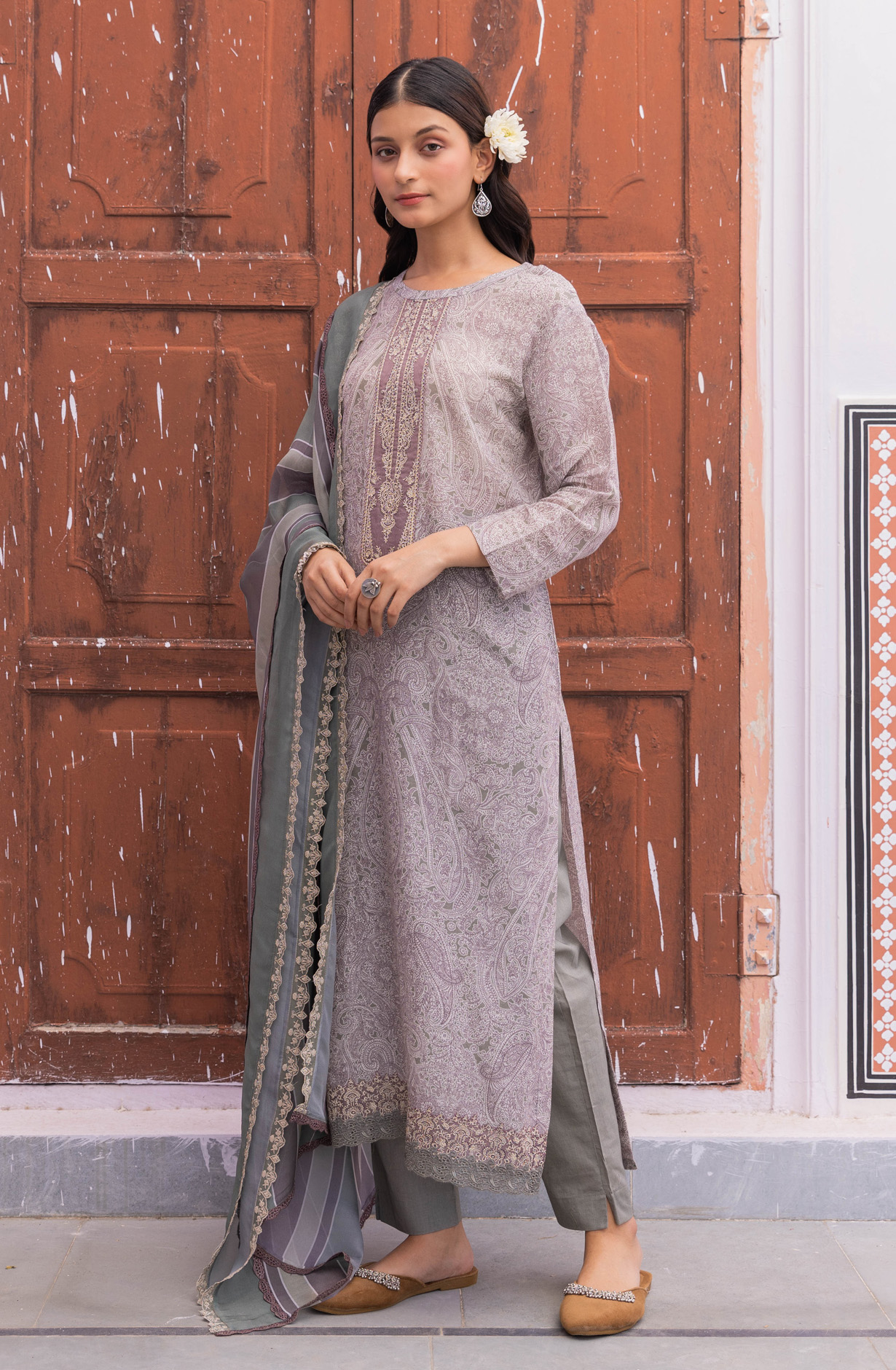 Multi-coloured Linen Exclusive Salwar Kameez with Organza Dupatta - MUK1941