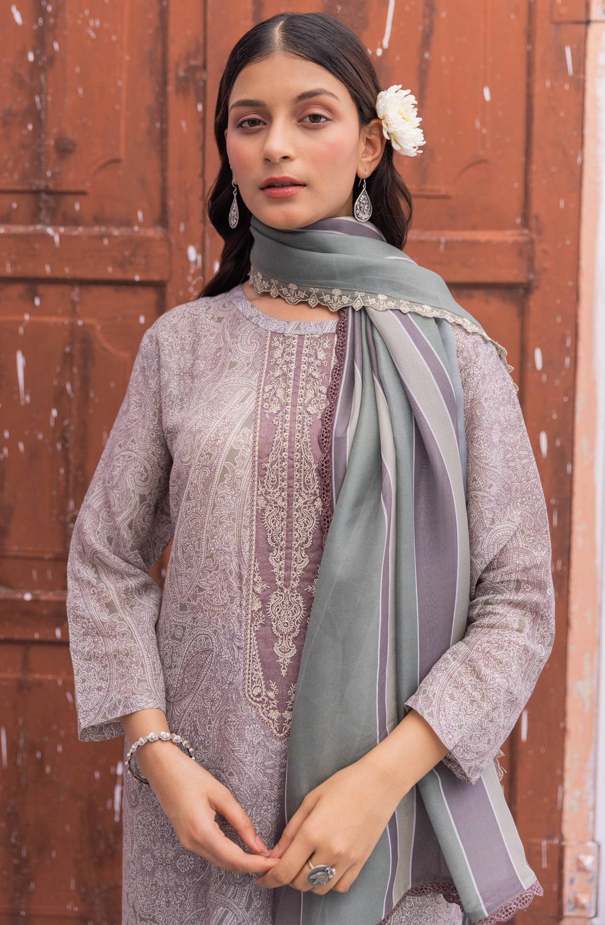 Multi-coloured Linen Exclusive Salwar Kameez with Organza Dupatta - MUK1941