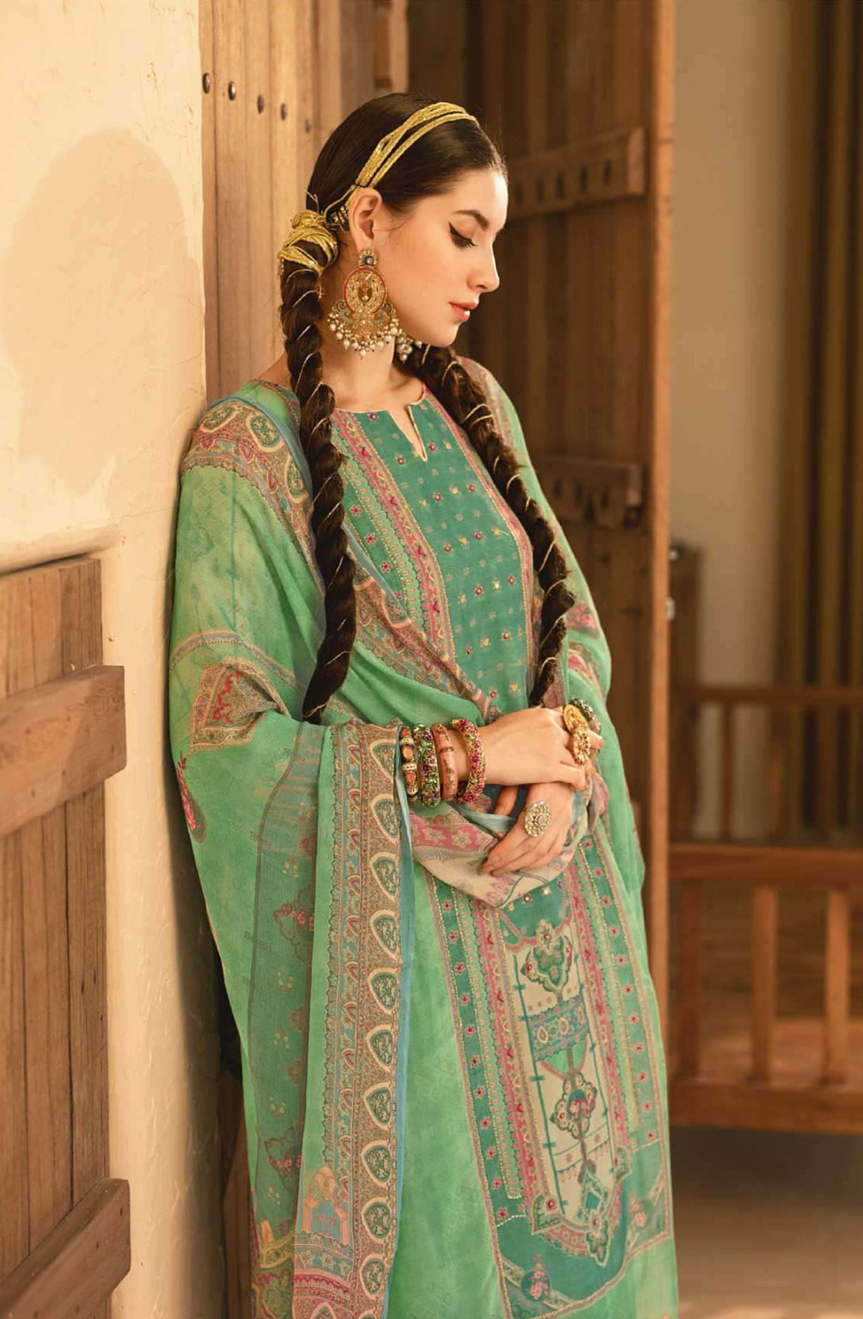 Green Beautiful Organza Unstitched Salwar Kameez with Chiffon Dupatta - POO2031