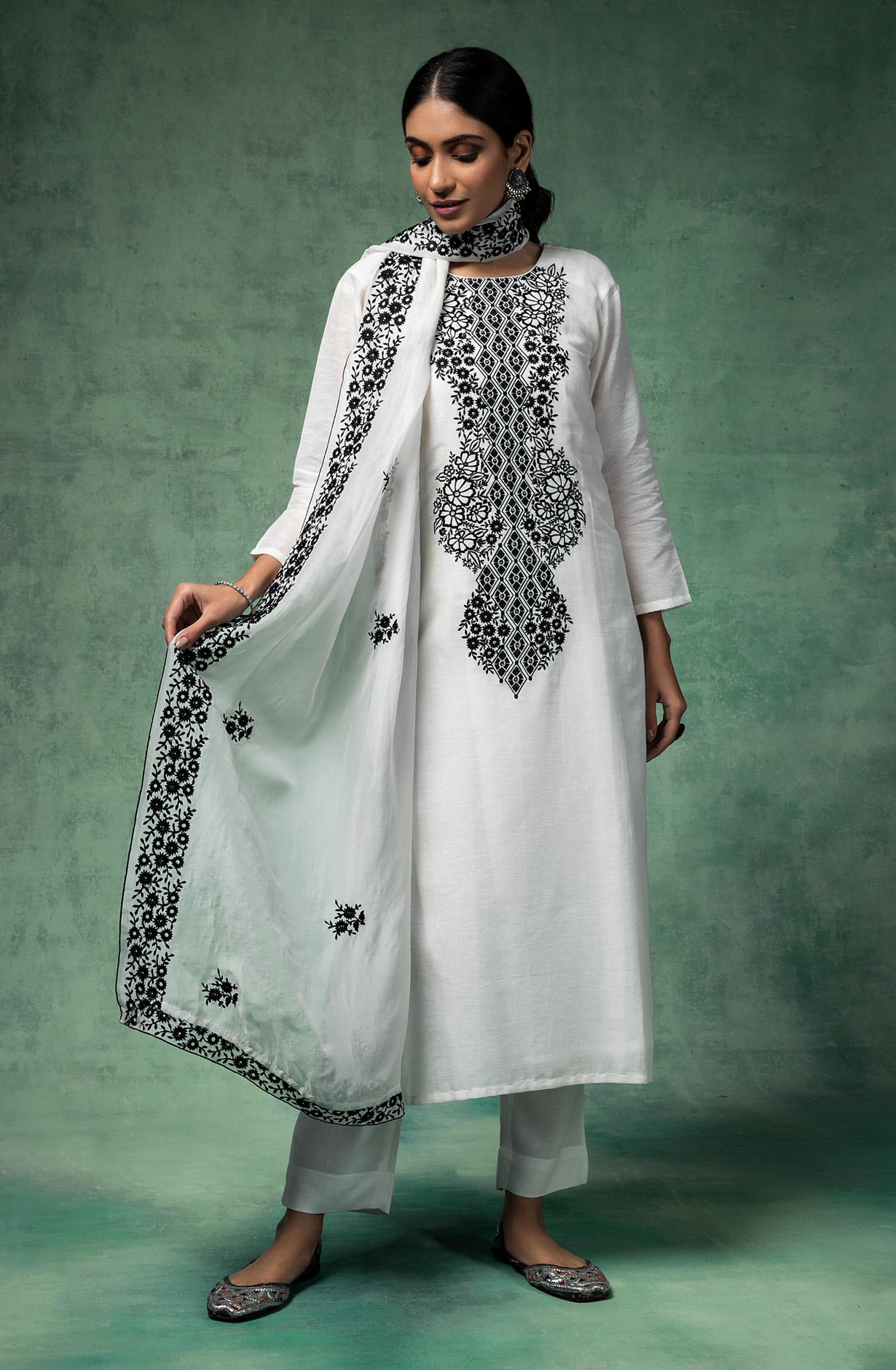 Off White Linen Exclusive Embroidered Suit with Organza Dupatta - R157-SPR1388