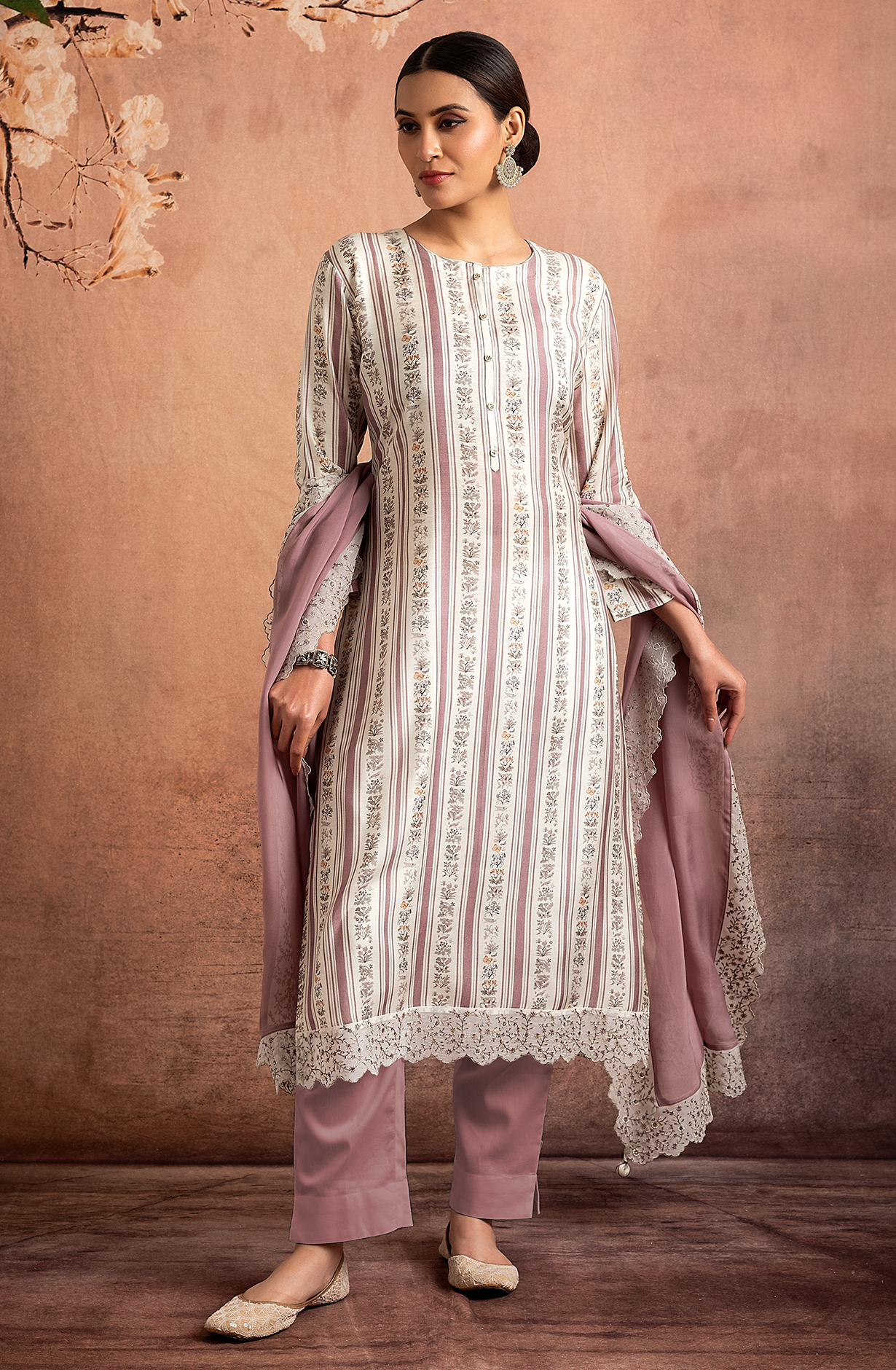 Mauve Beautiful Pure Muslin Salwar Suit with Organza Dupatta - R157-SPR1825