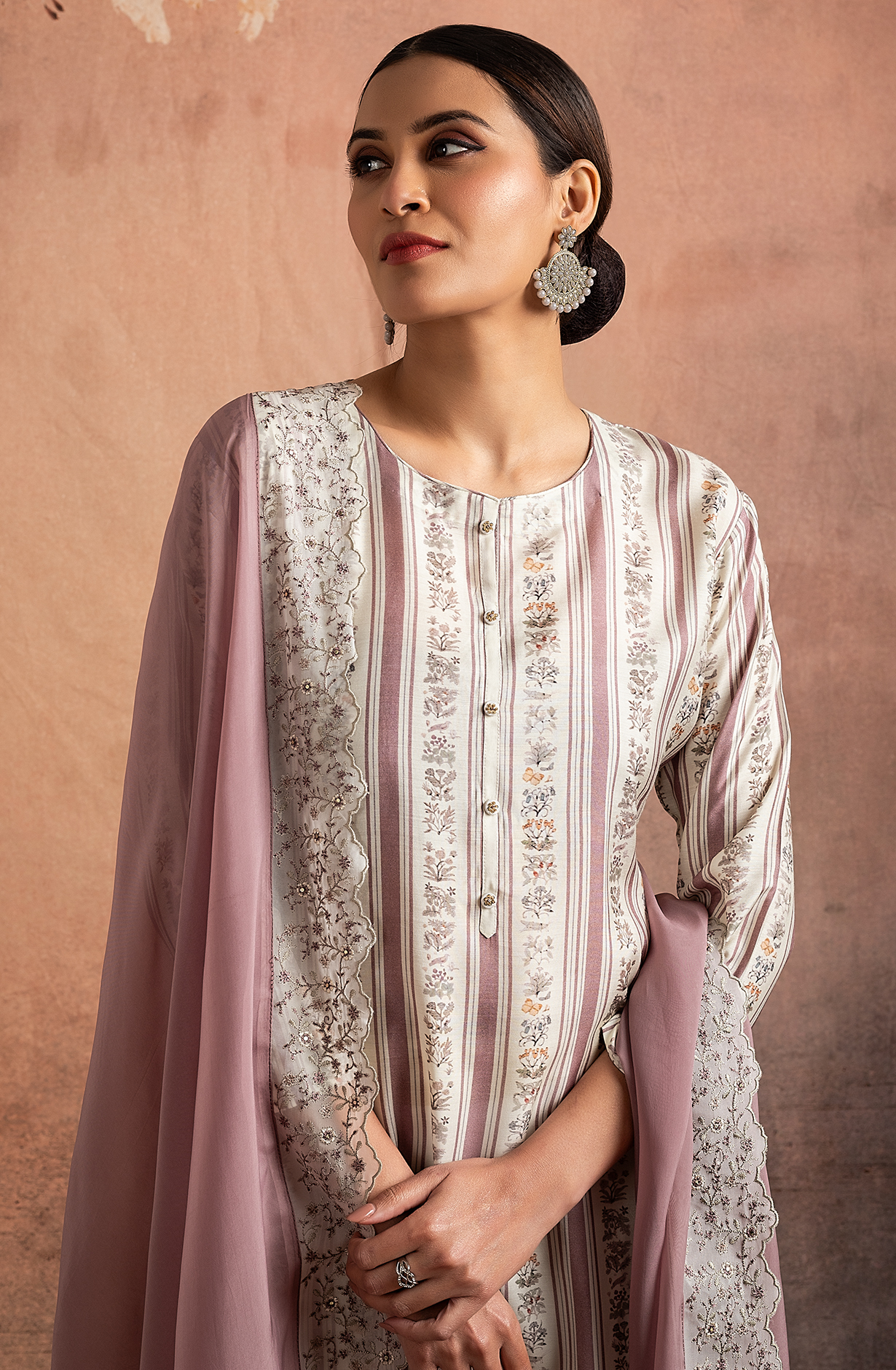 Mauve Beautiful Pure Muslin Salwar Suit with Organza Dupatta - R157-SPR1825