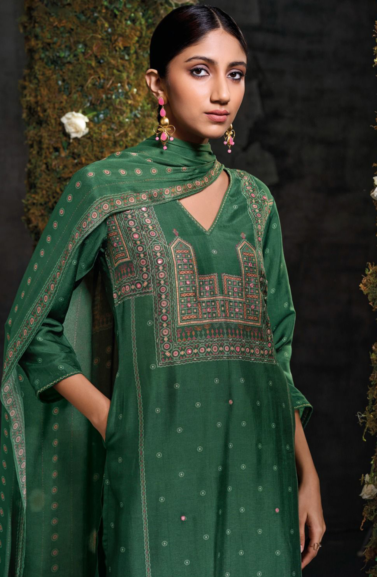 Russian Silk Beautiful Handwork Suit Set- ALAS2916C