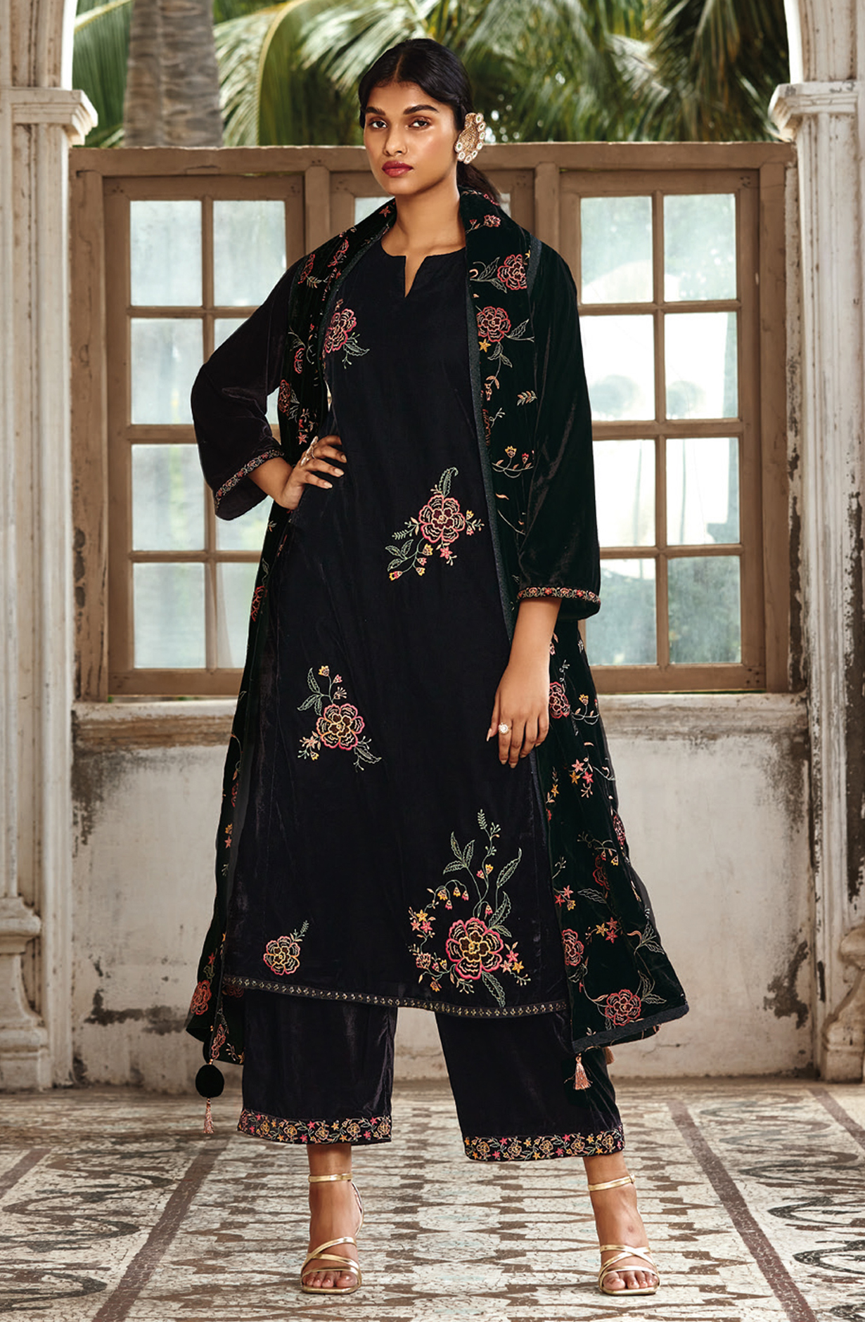 Black Luxe Velvet Designer Embroidered Salwar Kameez - SAMC1580