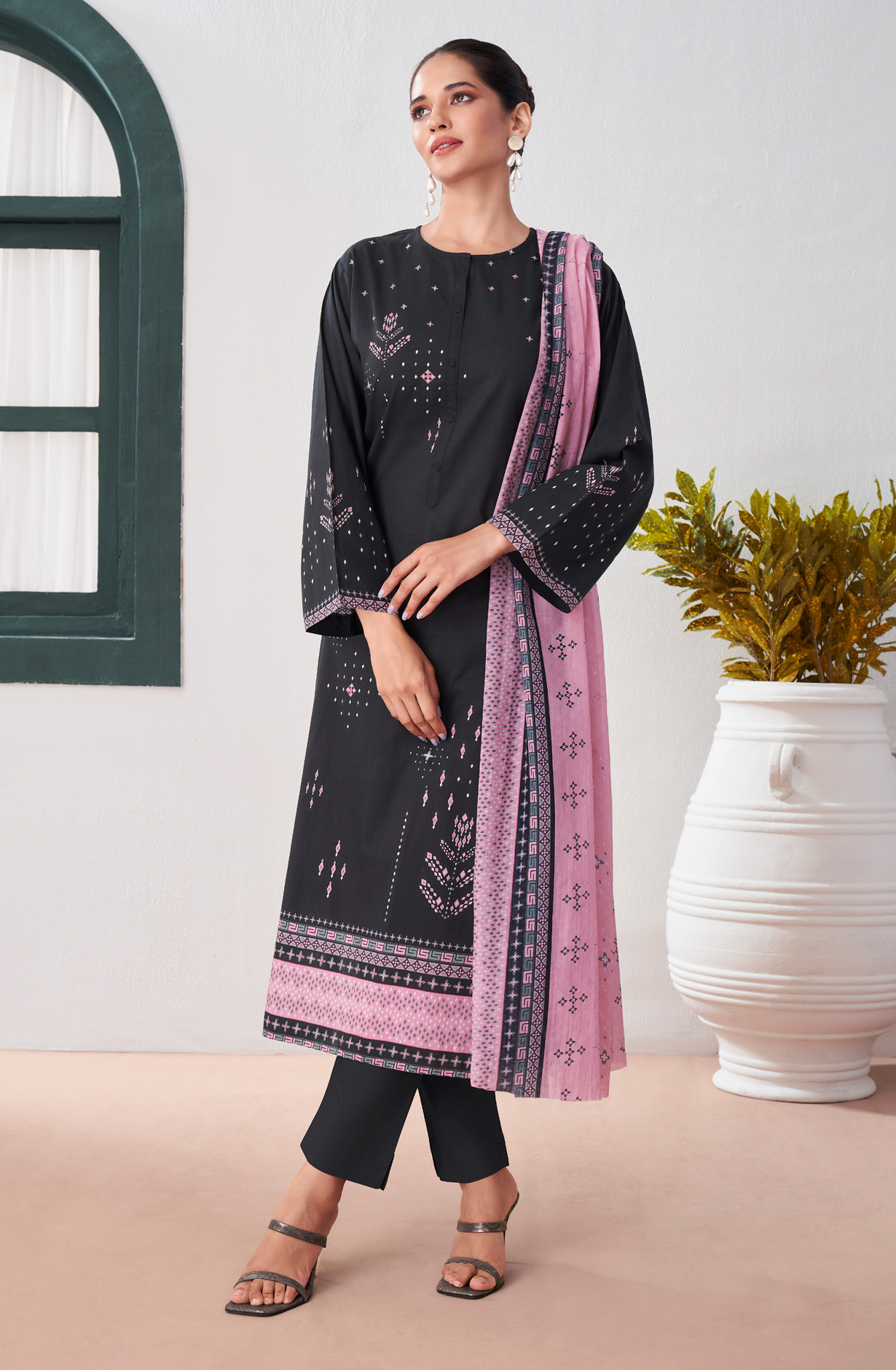 Black Cotton Digital Printed Unstitched Salwar Suit-sets - SEH688