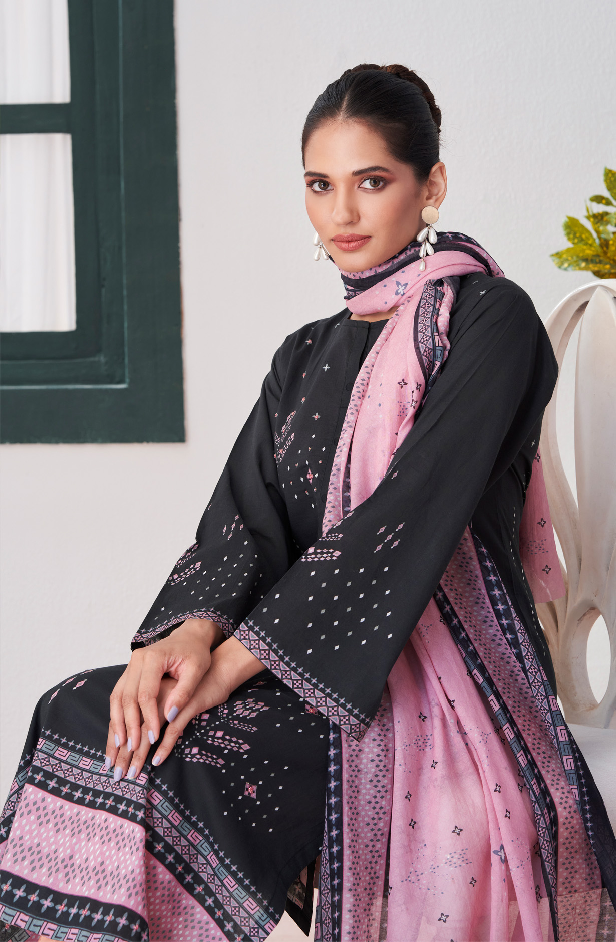 Black Cotton Digital Printed Unstitched Salwar Suit-sets - SEH688