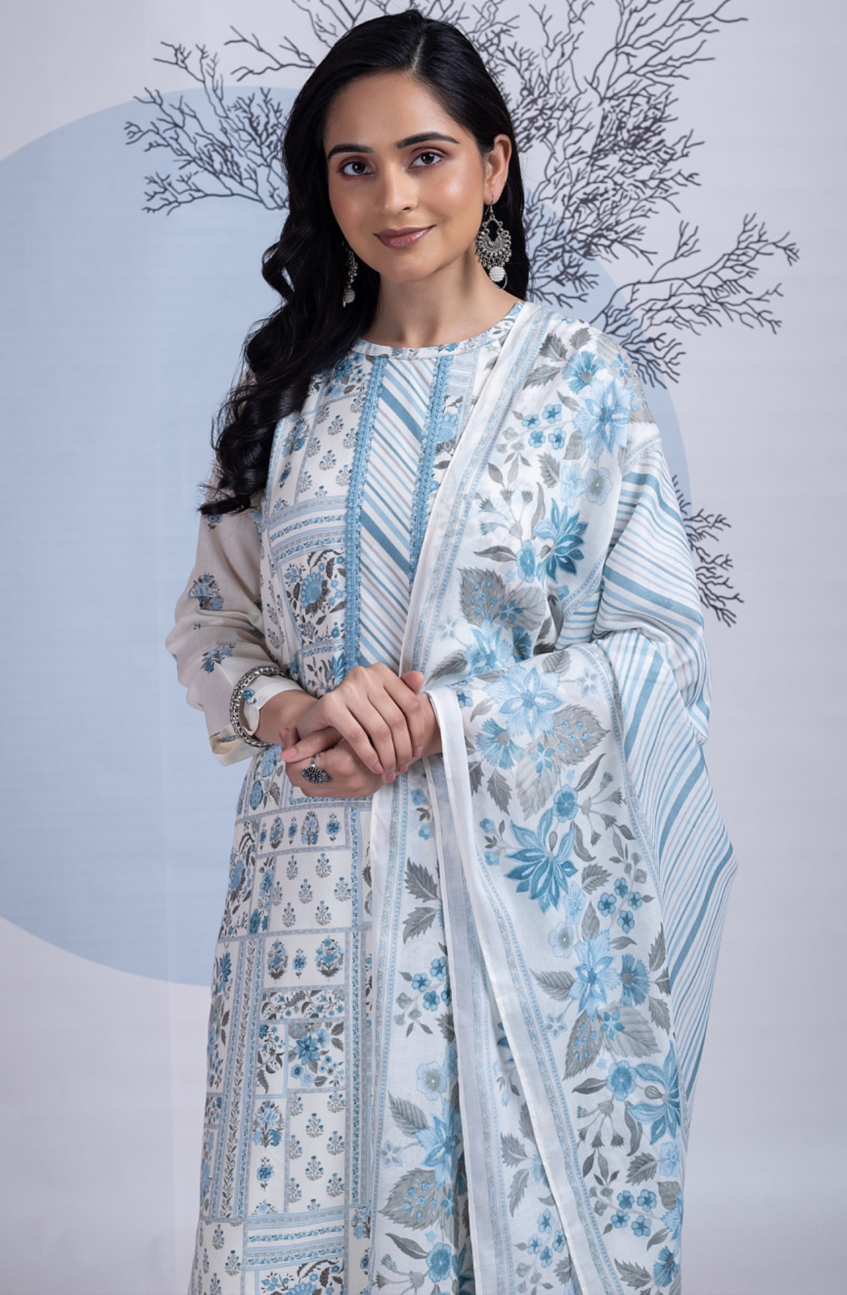 Off White Cotton Lawn Salwaar Suit - TEE2404