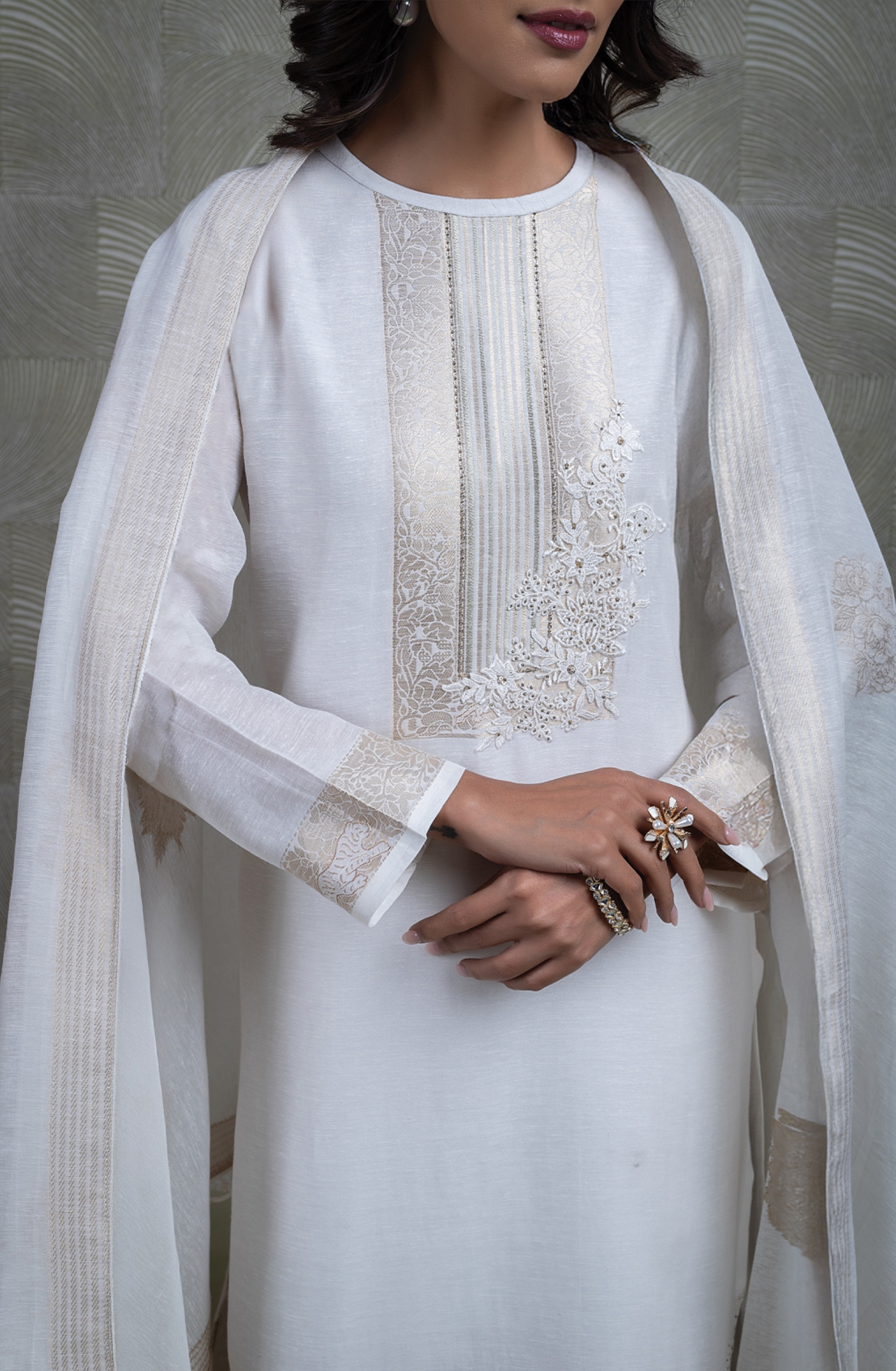 White Pure Linen Zari Jacquard Suit Set  -TEH2453A