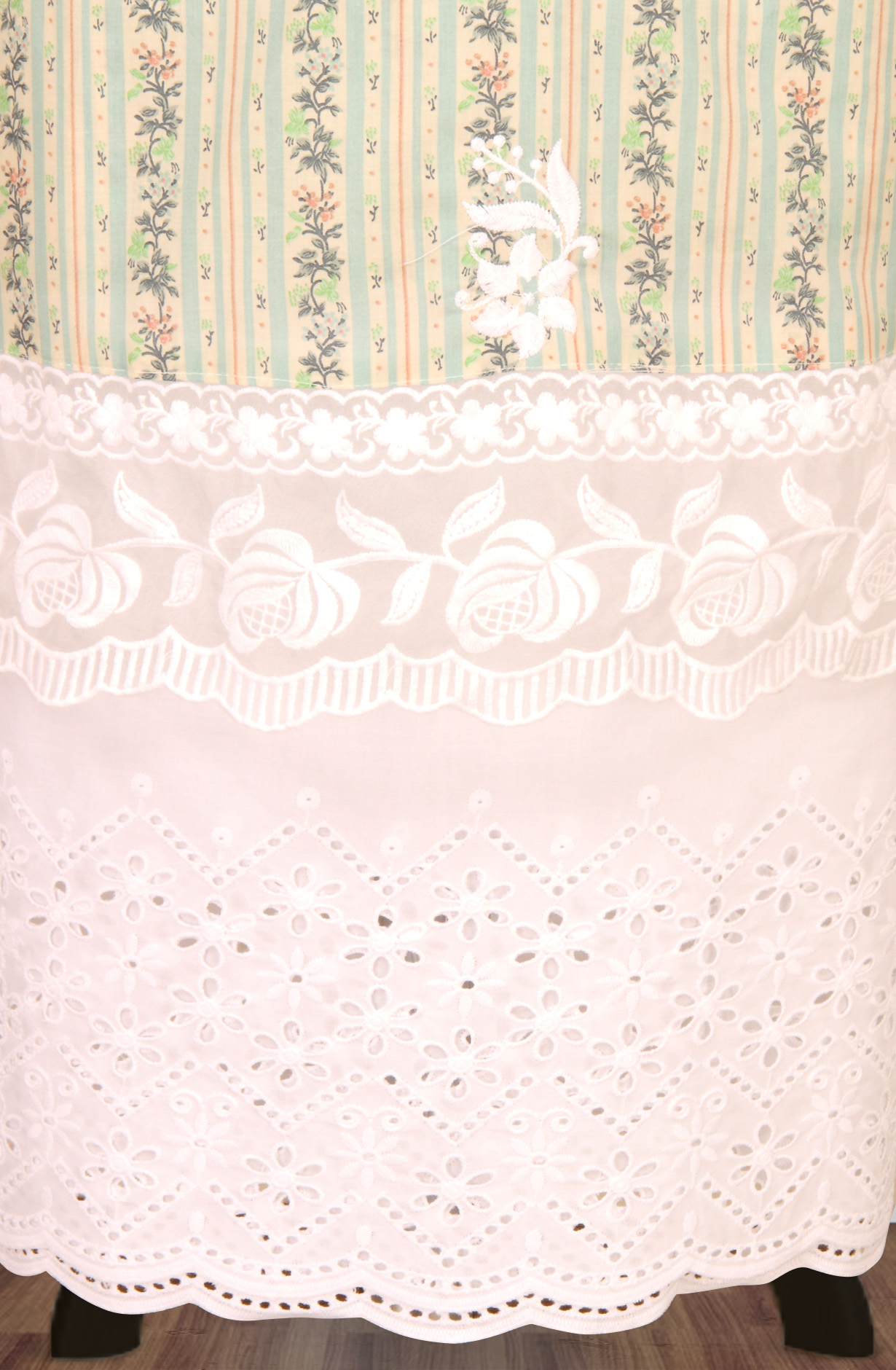 Green Cotton Beautiful Embroidered Suit with Organza Dupatta - USPMUS1001B