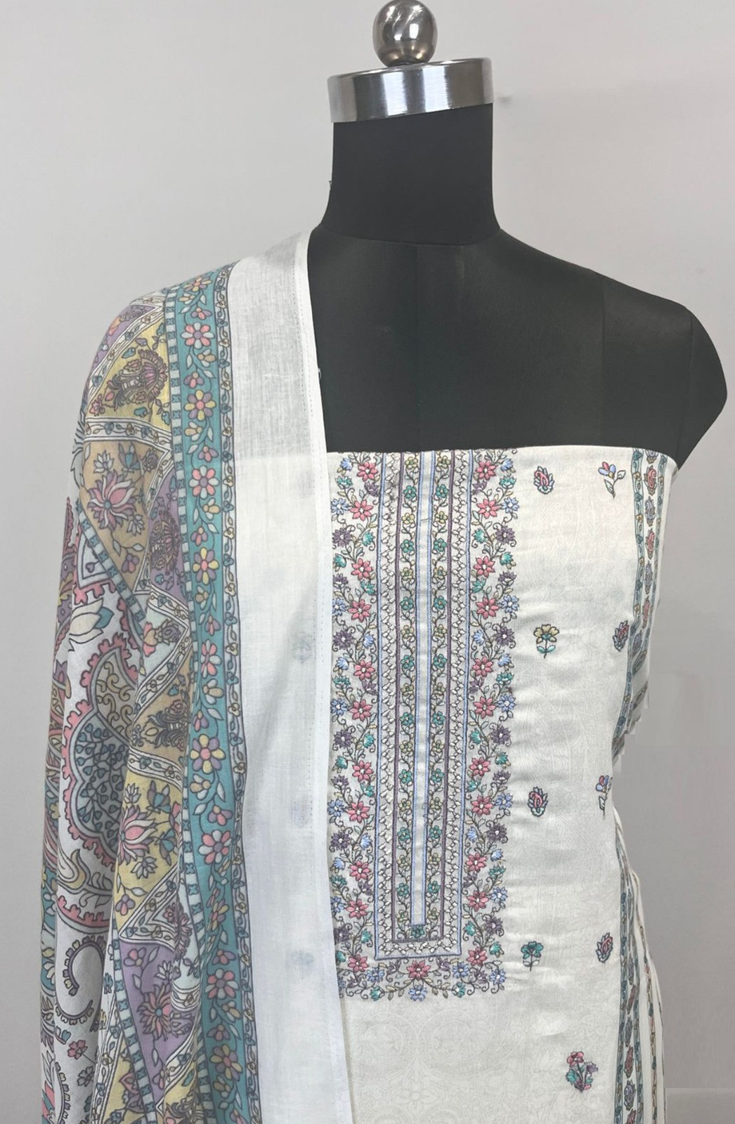 White Cotton Suit set with Cotton Dupatta- NOO1106