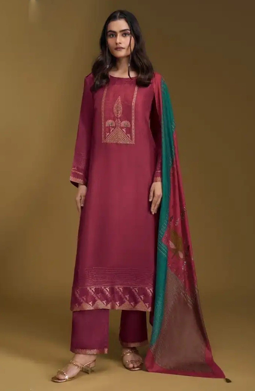Maroon Russian silk jacquard Suit Set with Dupatta - PAR11071A